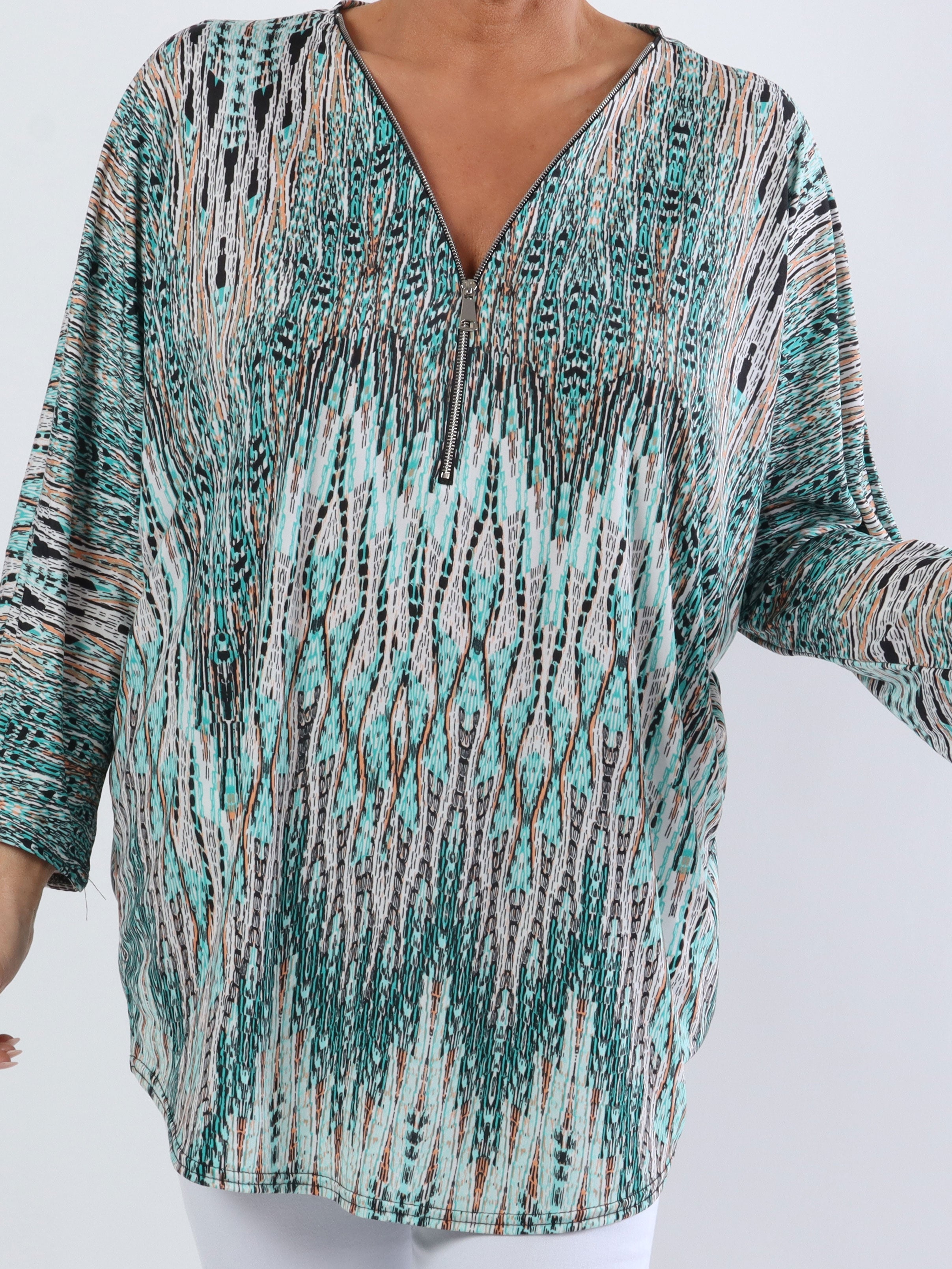 Celia Stripe - Söt plus size tunika i elastiskt tyg med dragkedja