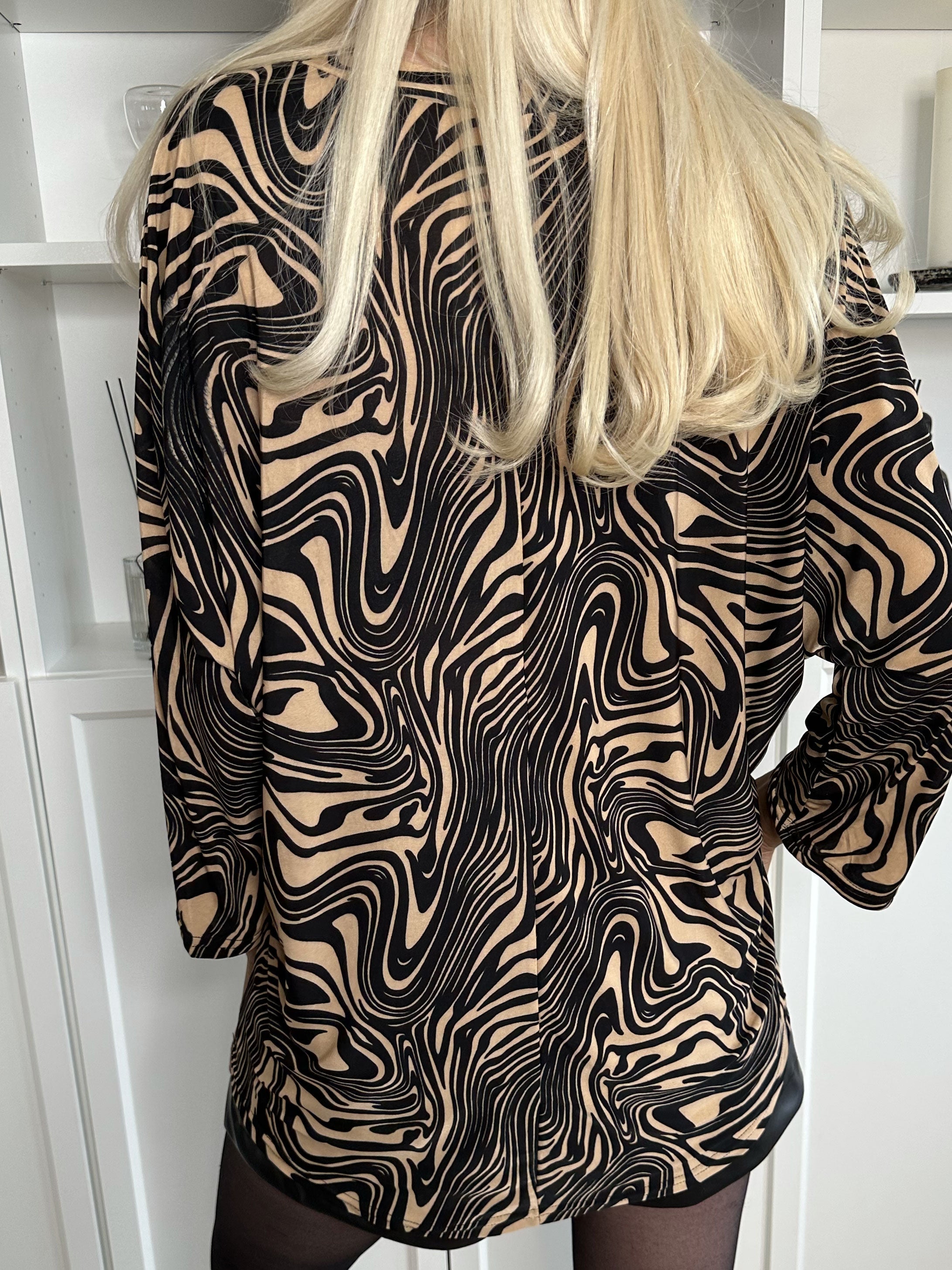 Celia Pattern - Söt tunika i elastiskt tyg med dragkedja