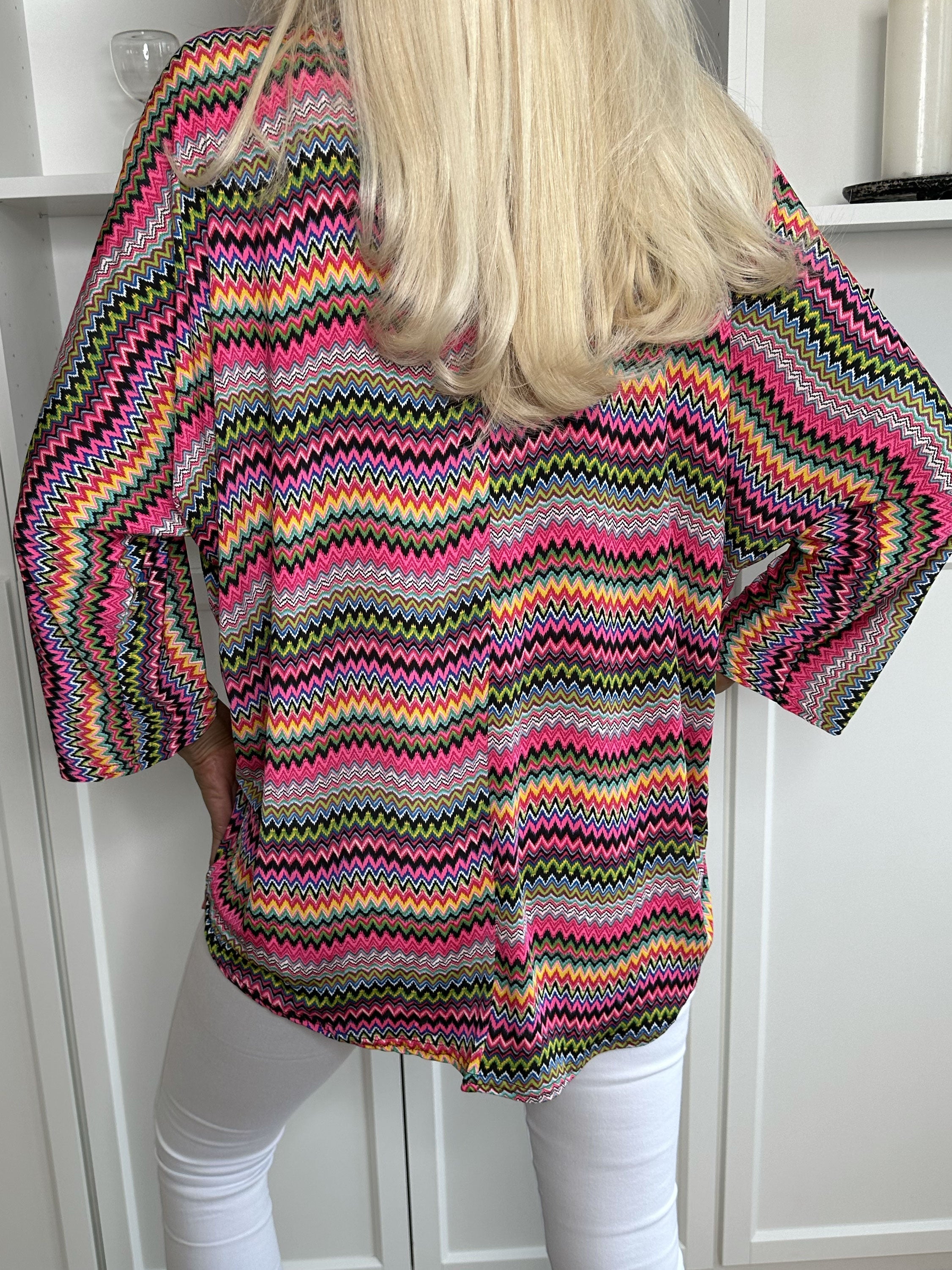 Celia Zigzag - Söt tunika i elastiskt tyg med dragkedja