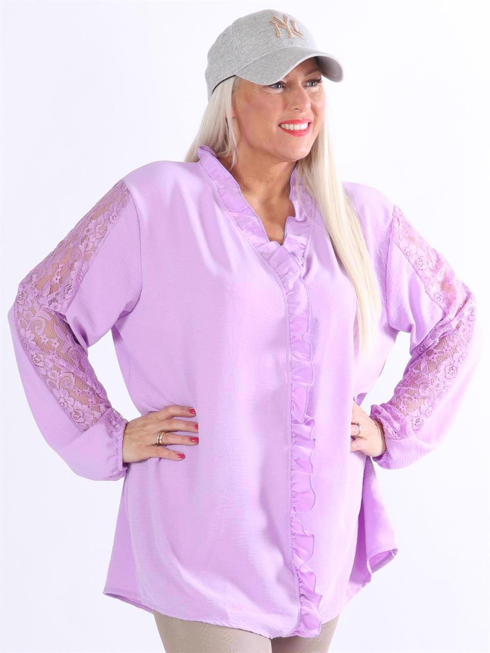 Chaka - Tunika med spets och volang framtill