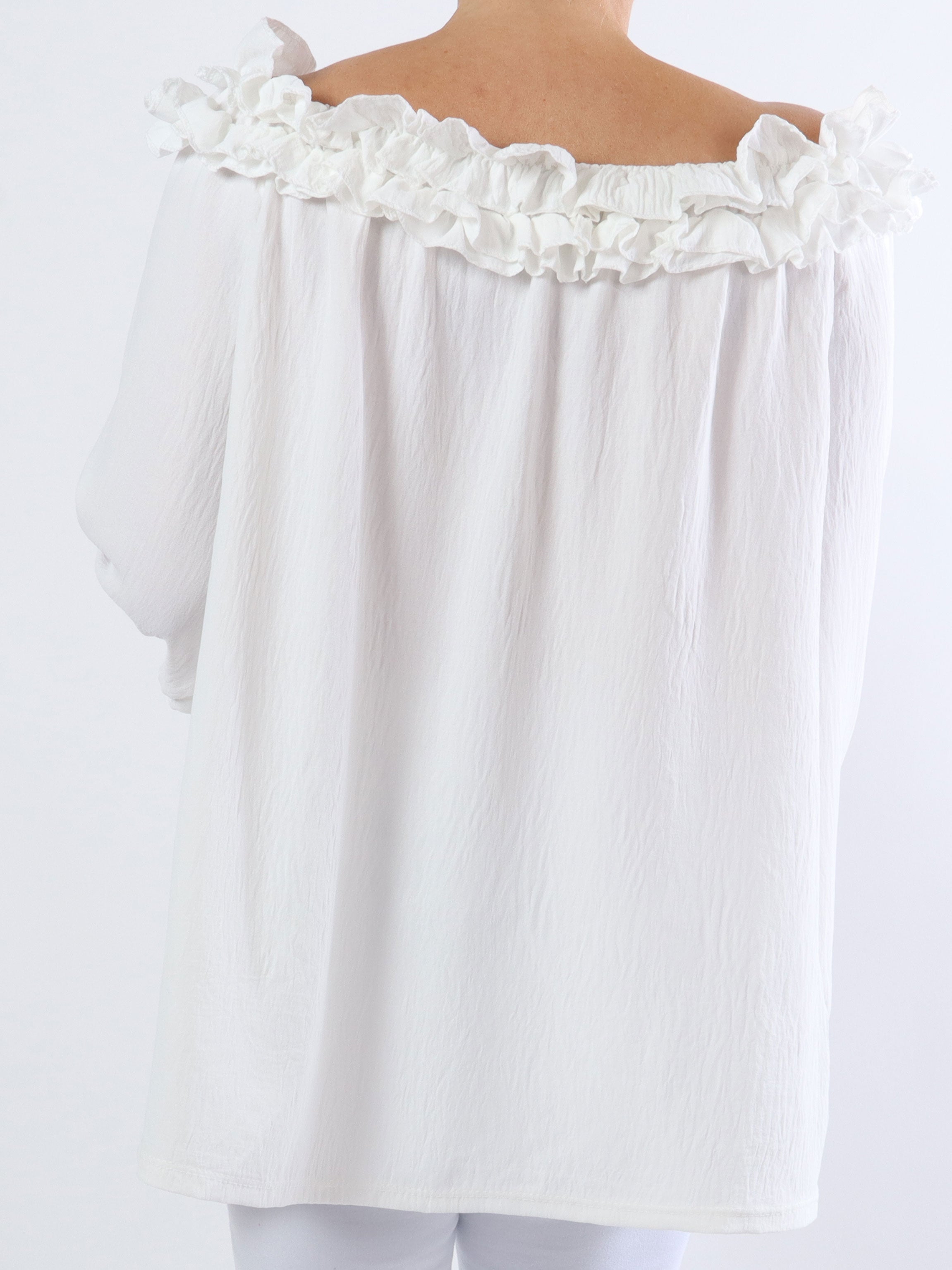 Chili - Finast plus size tunikablus med volanger i halsen