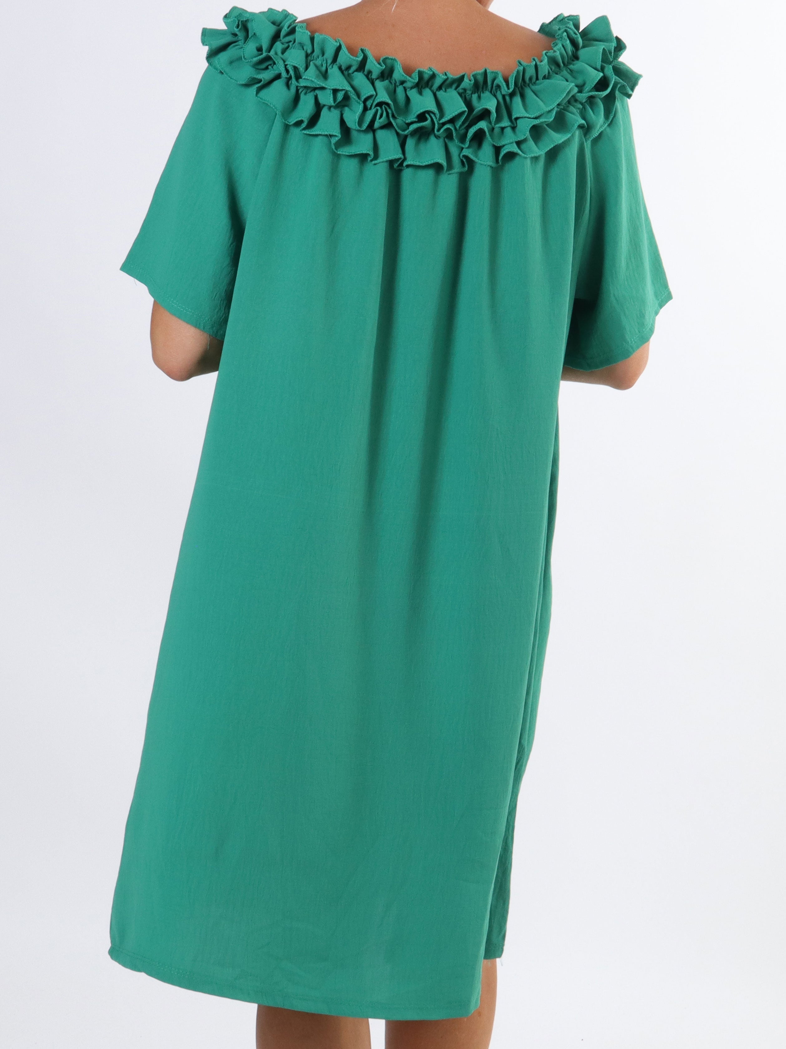 Chili Sleeveless Dress - Plus size-klänning med volanger i halsringningen