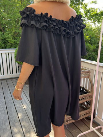 Chili Sleeveless Dress - Fin klänning med volanger i halsringningen