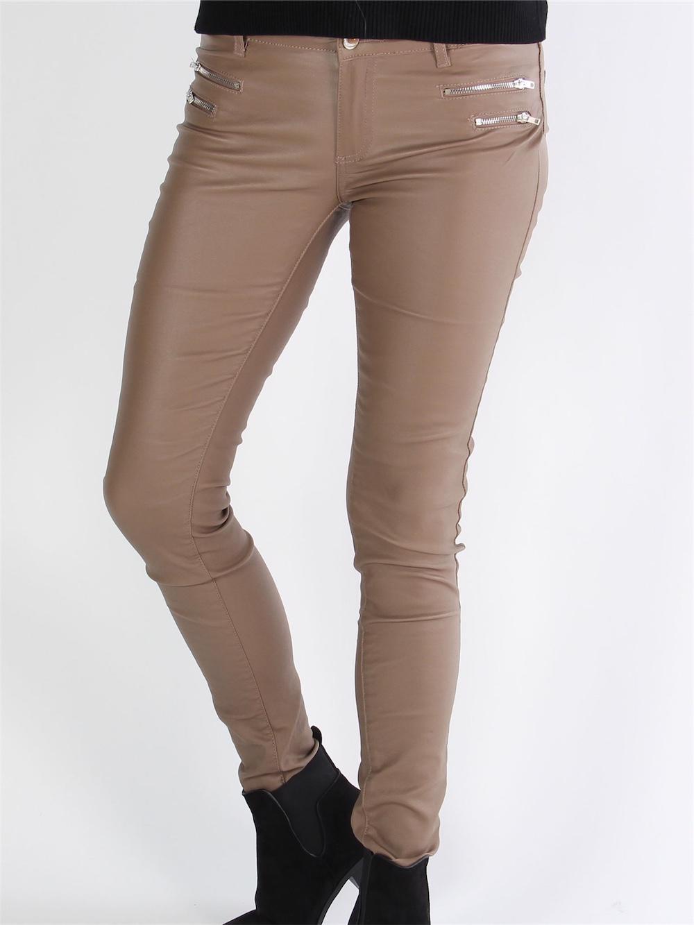 Coz - Svarta byxor i läderlook med blixtlåsdetaljer