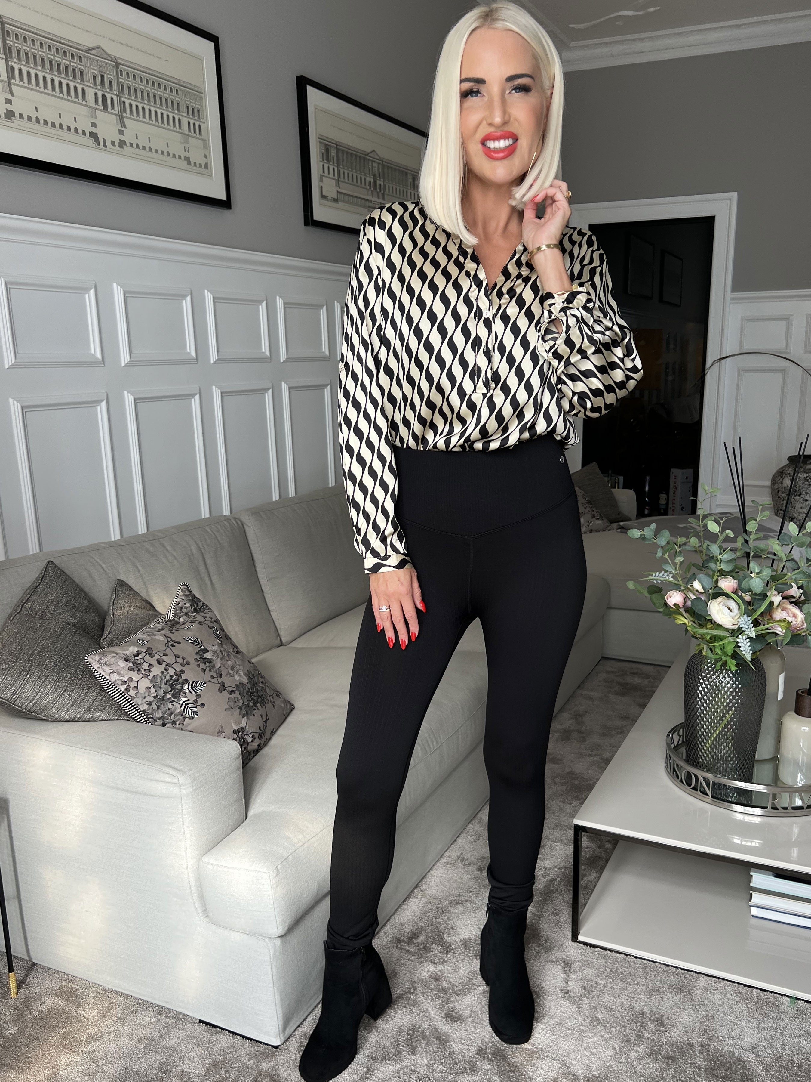 Daniella - Svarta elastiska leggings - Black