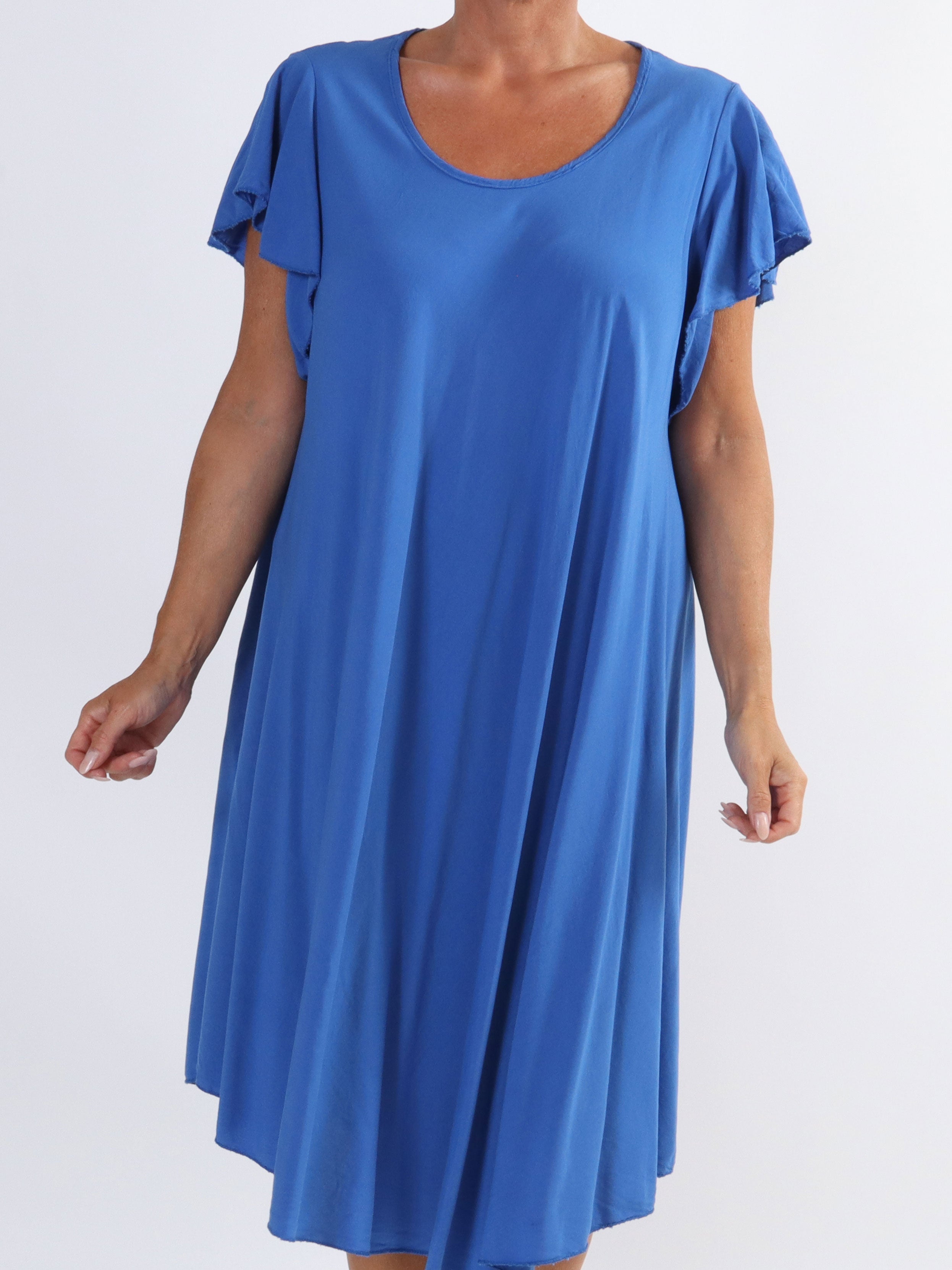 Davina - Enkel viskosklänning med t-shirtärmar i stora storlekar - Pink