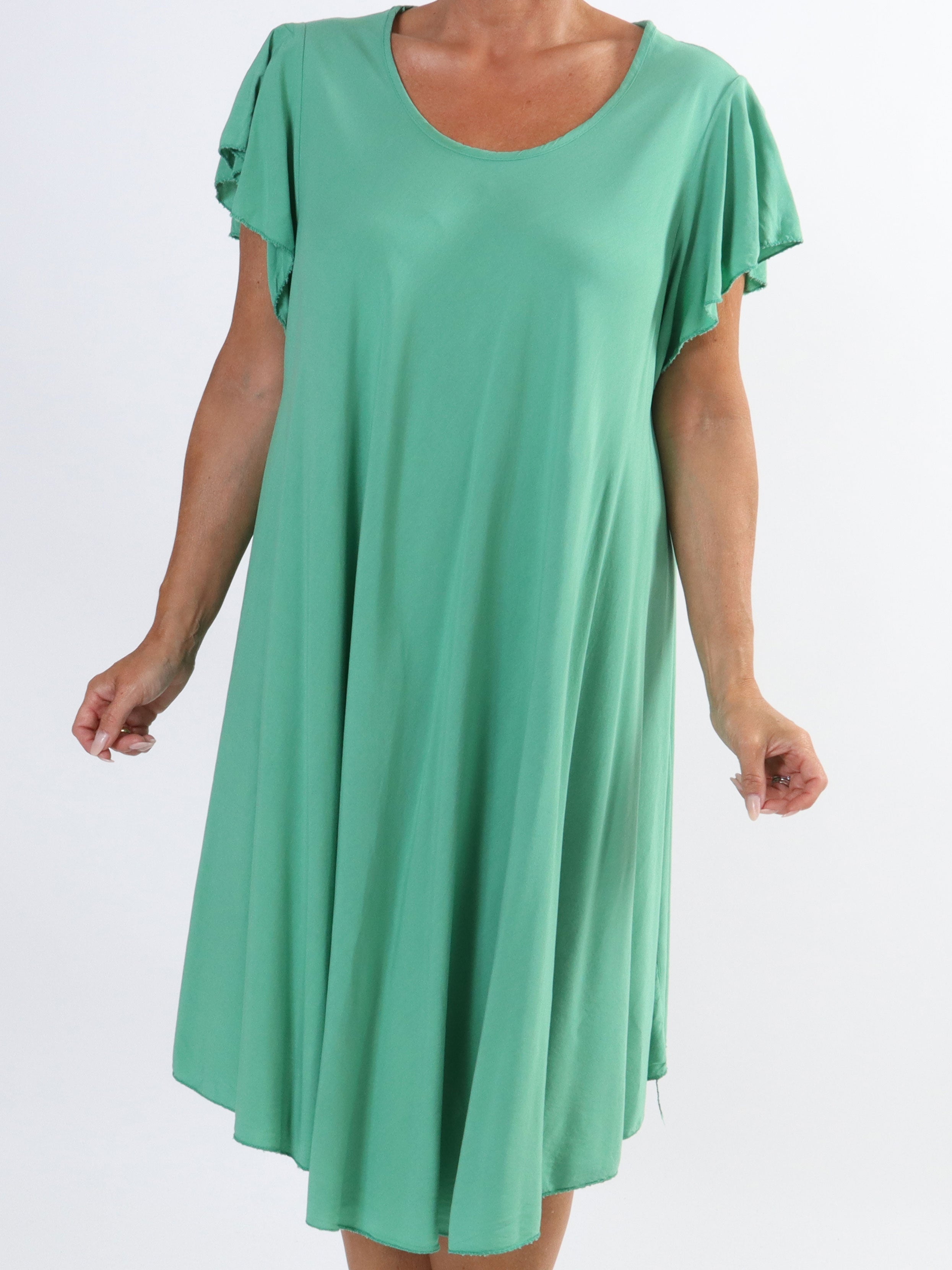 Davina - Enkel viskosklänning med t-shirtärmar i stora storlekar