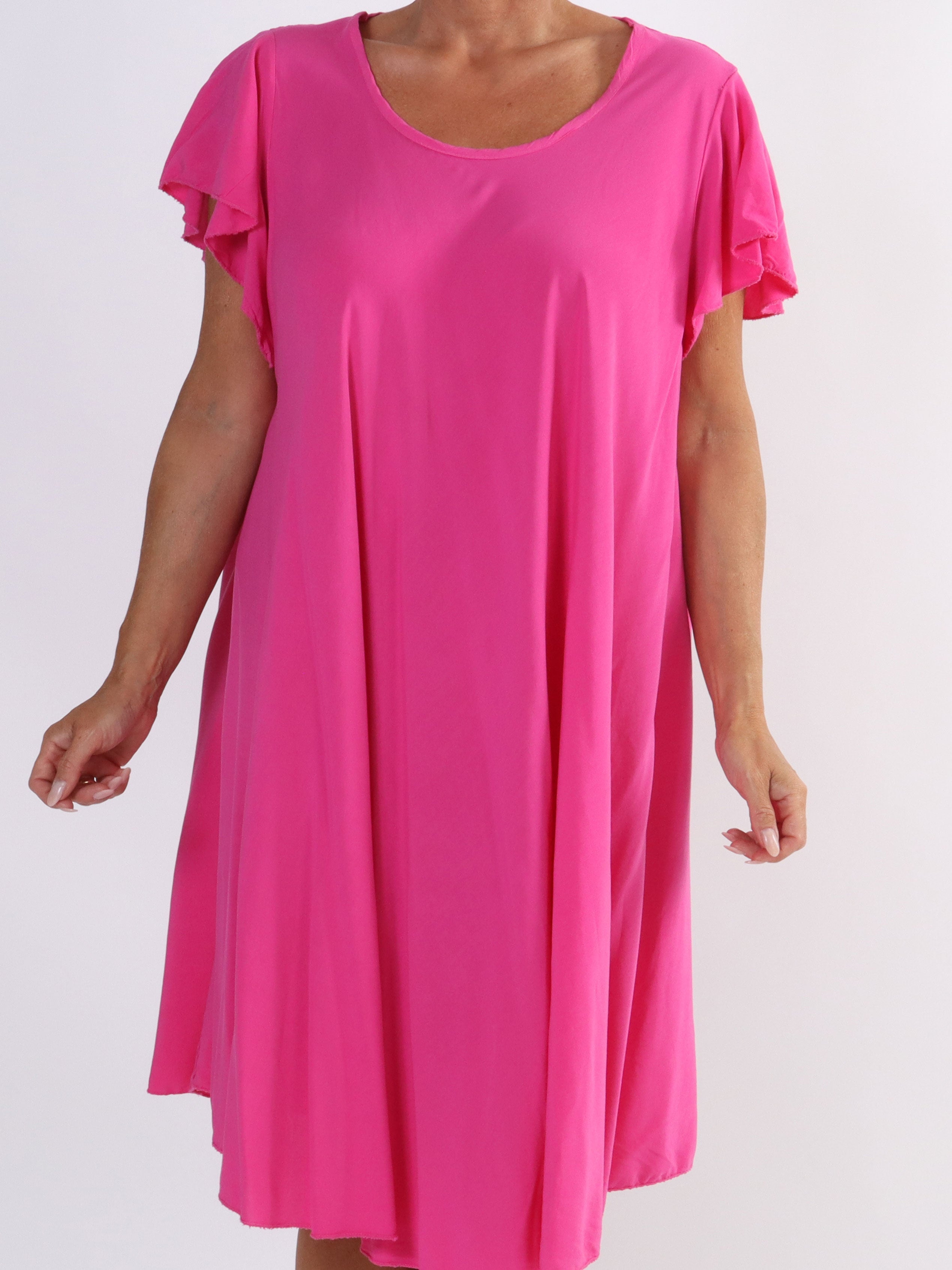 Davina - Enkel viskosklänning med t-shirtärmar i stora storlekar