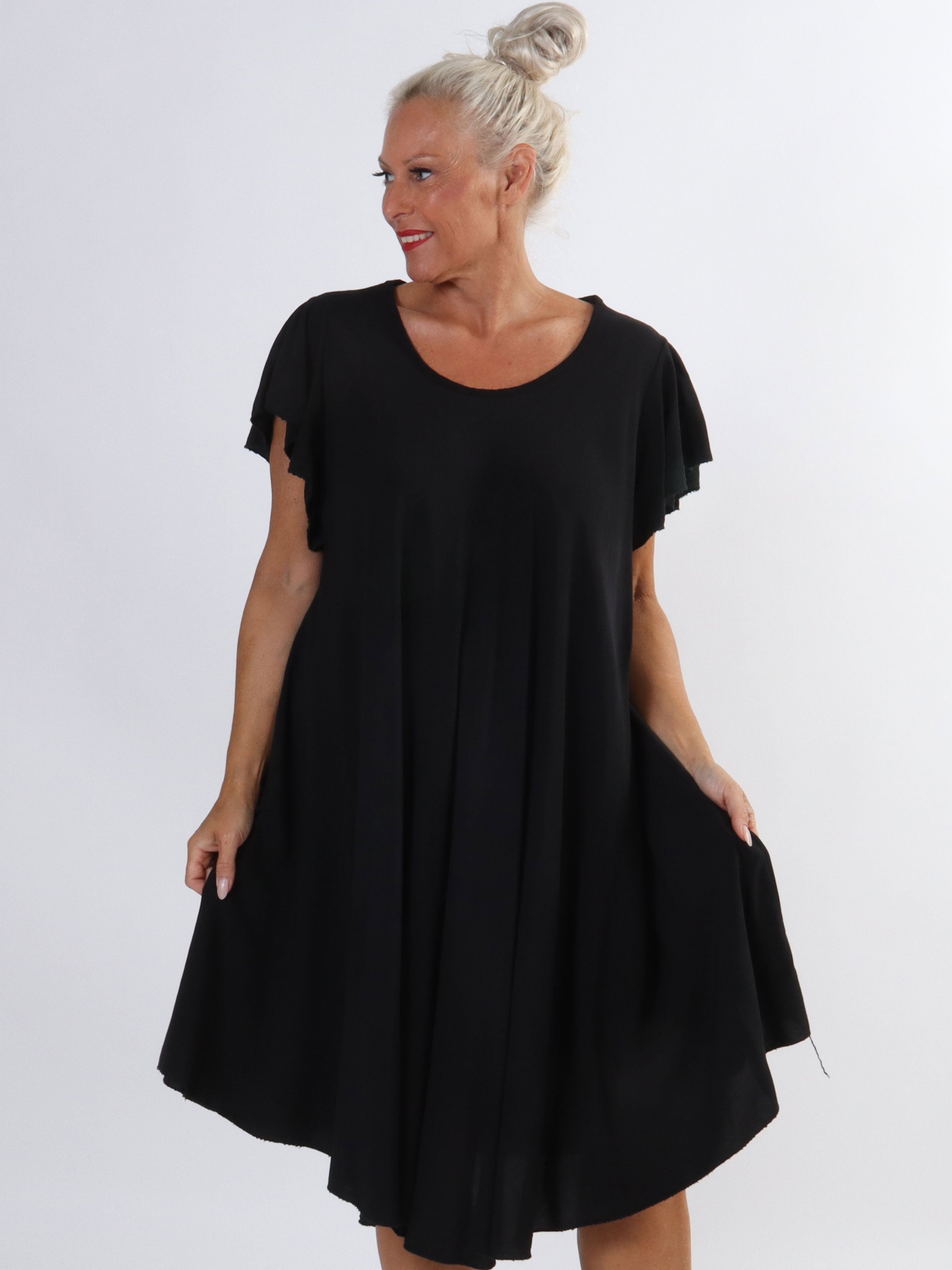 Davina - Enkel viskosklänning med t-shirtärmar i stora storlekar