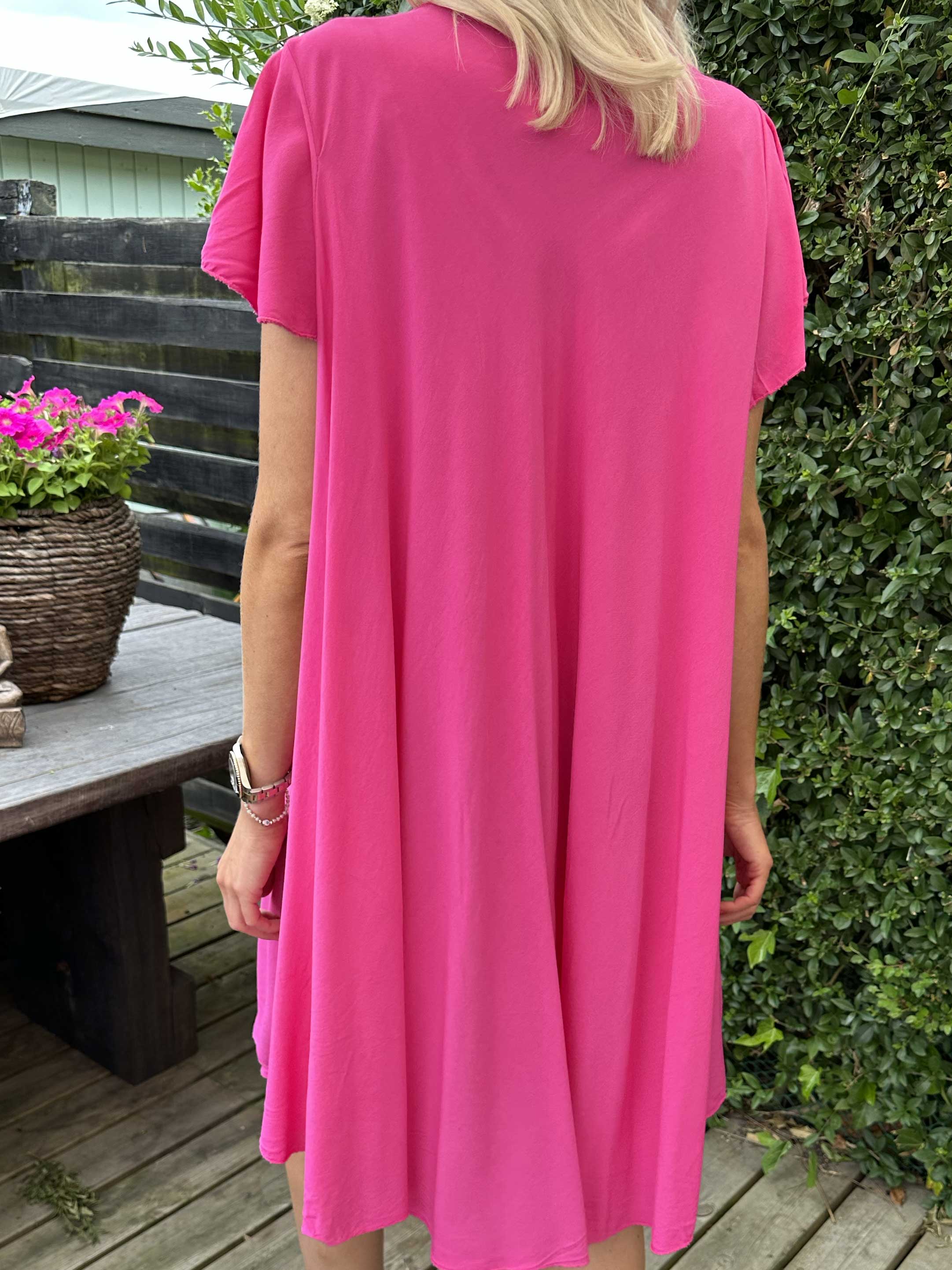 Davina - Enkel viskosklänning med t-shirtärmar