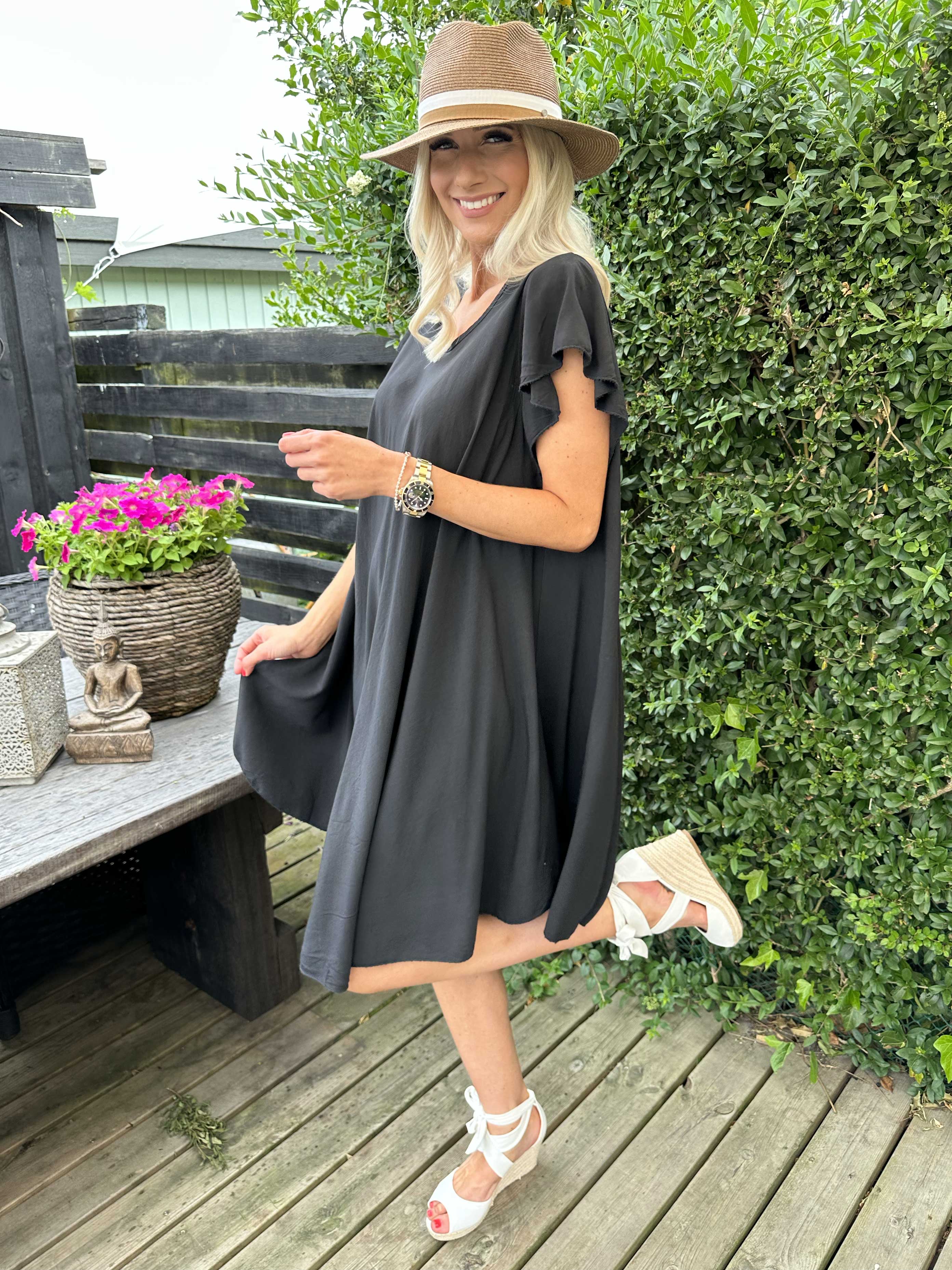 Davina - Enkel viskosklänning med t-shirtärmar