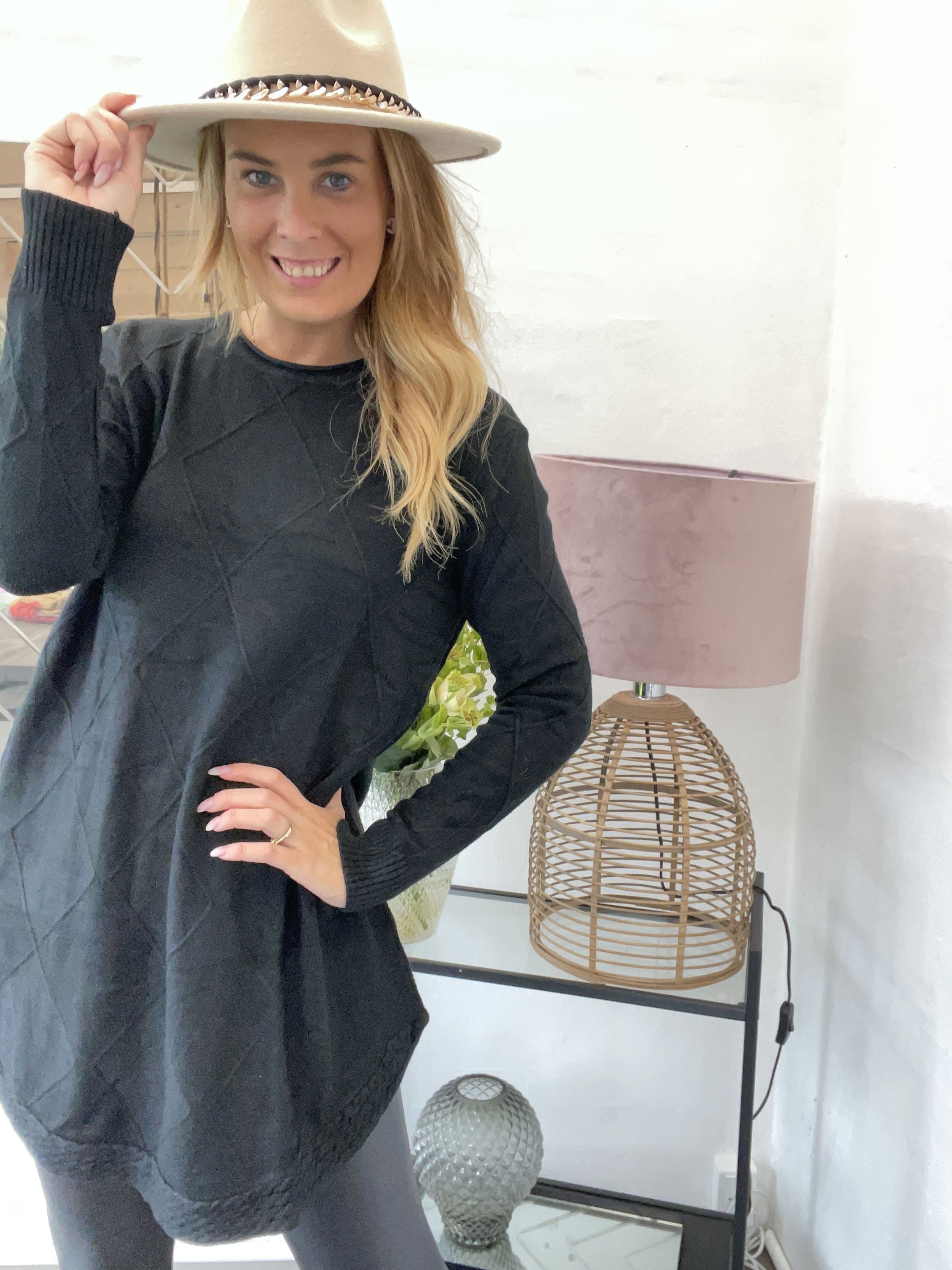 Debbie - Lång blus i mjuk stickning