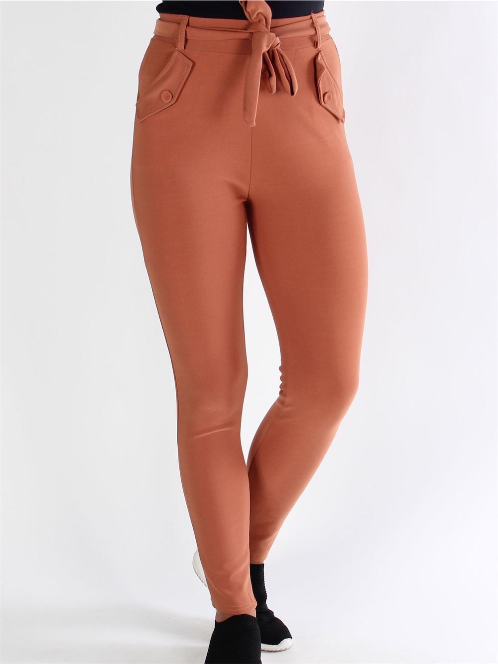 Delhi - Armégröna, åtsittande byxor med slipsband.