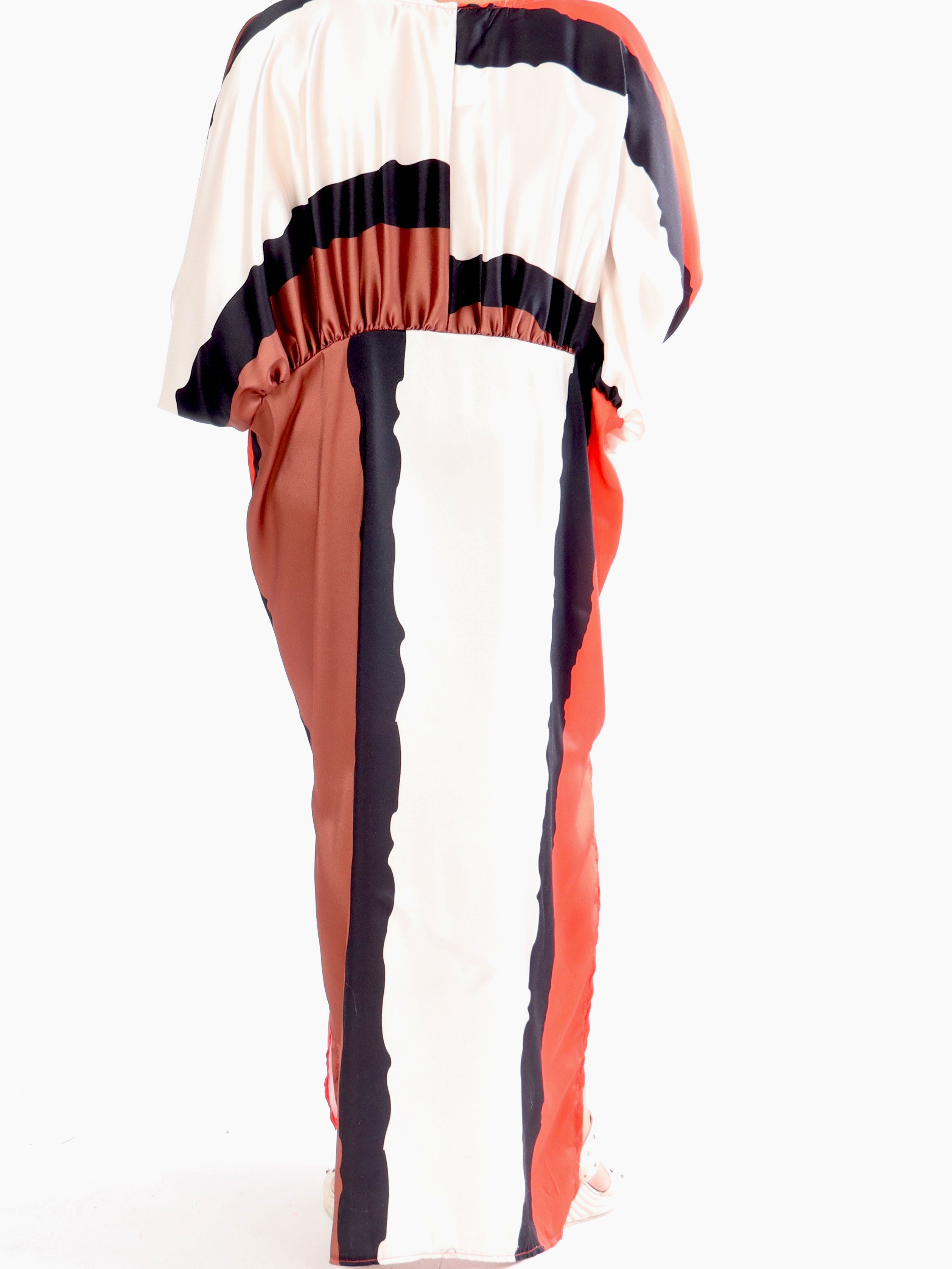 Dita - Lång vacker plus size klänning i silke look