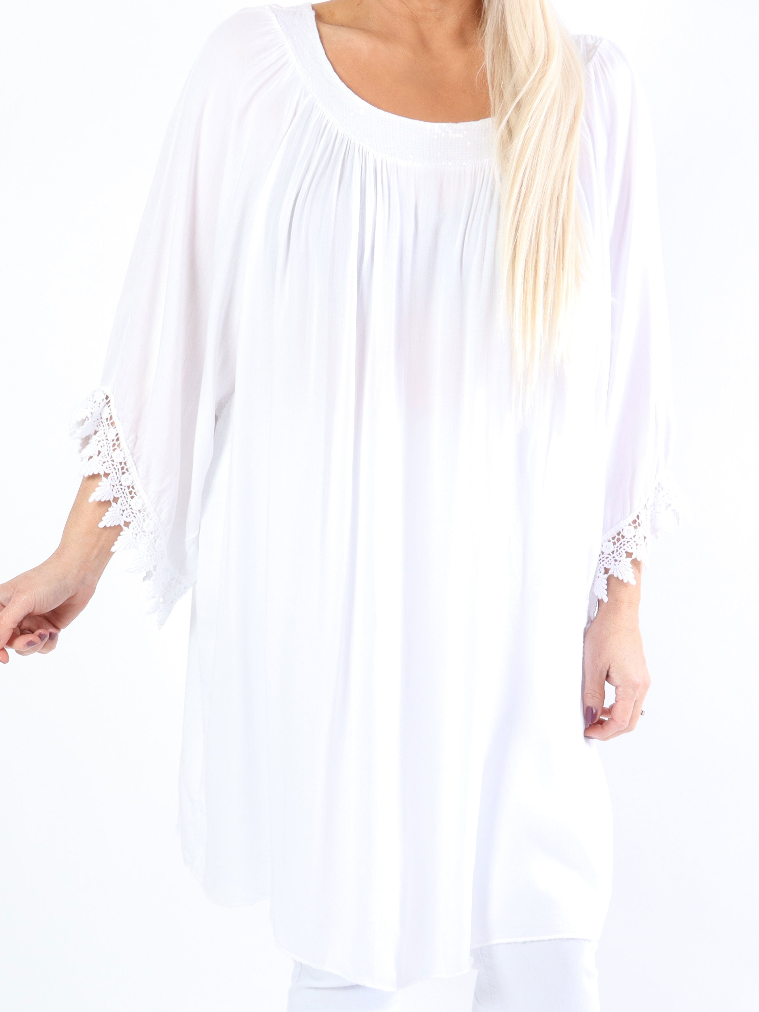 Dolores - Tunikaklänning i plus size med paljetter och broderier