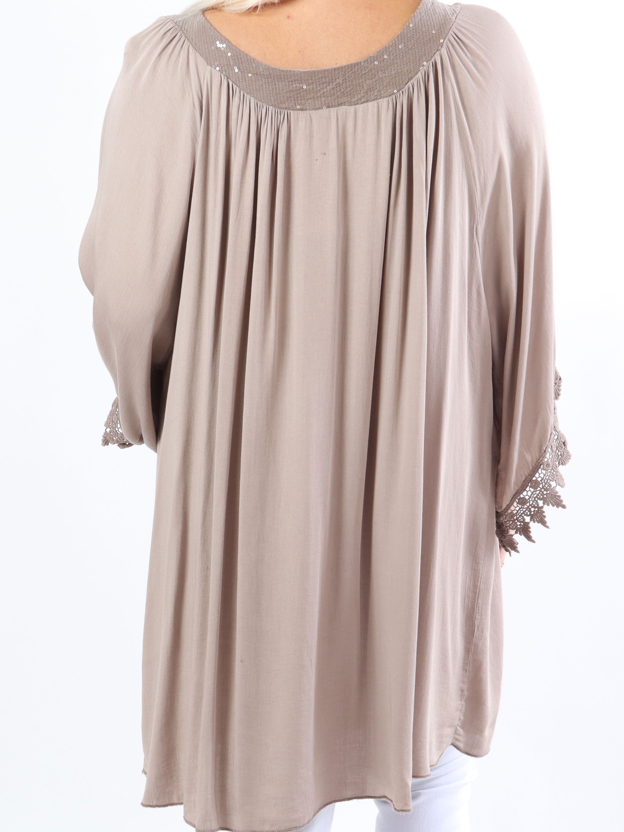 Dolores - Tunikaklänning i plus size med paljetter och broderier