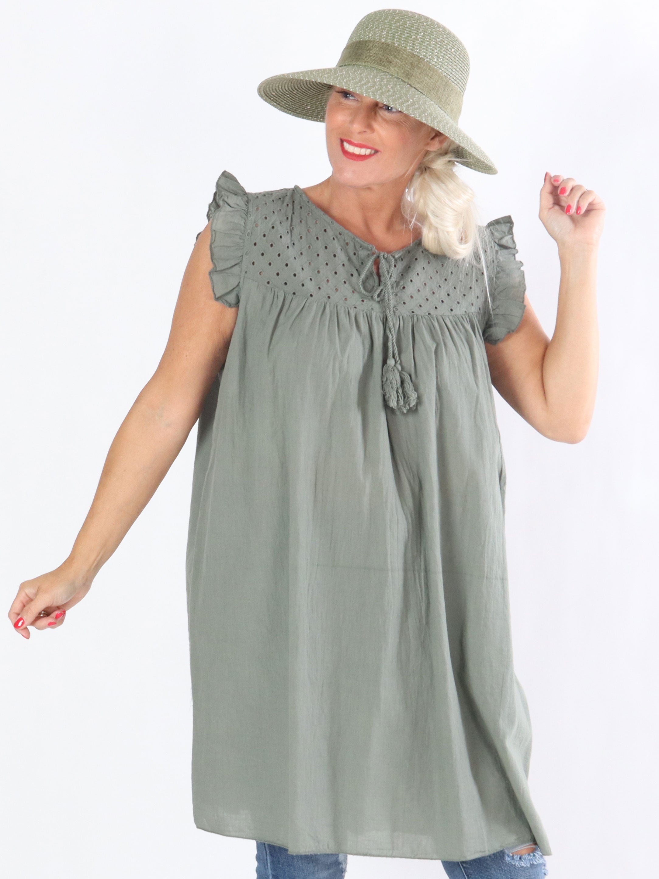 Dora - Tunika med söta detaljer och volangärmar