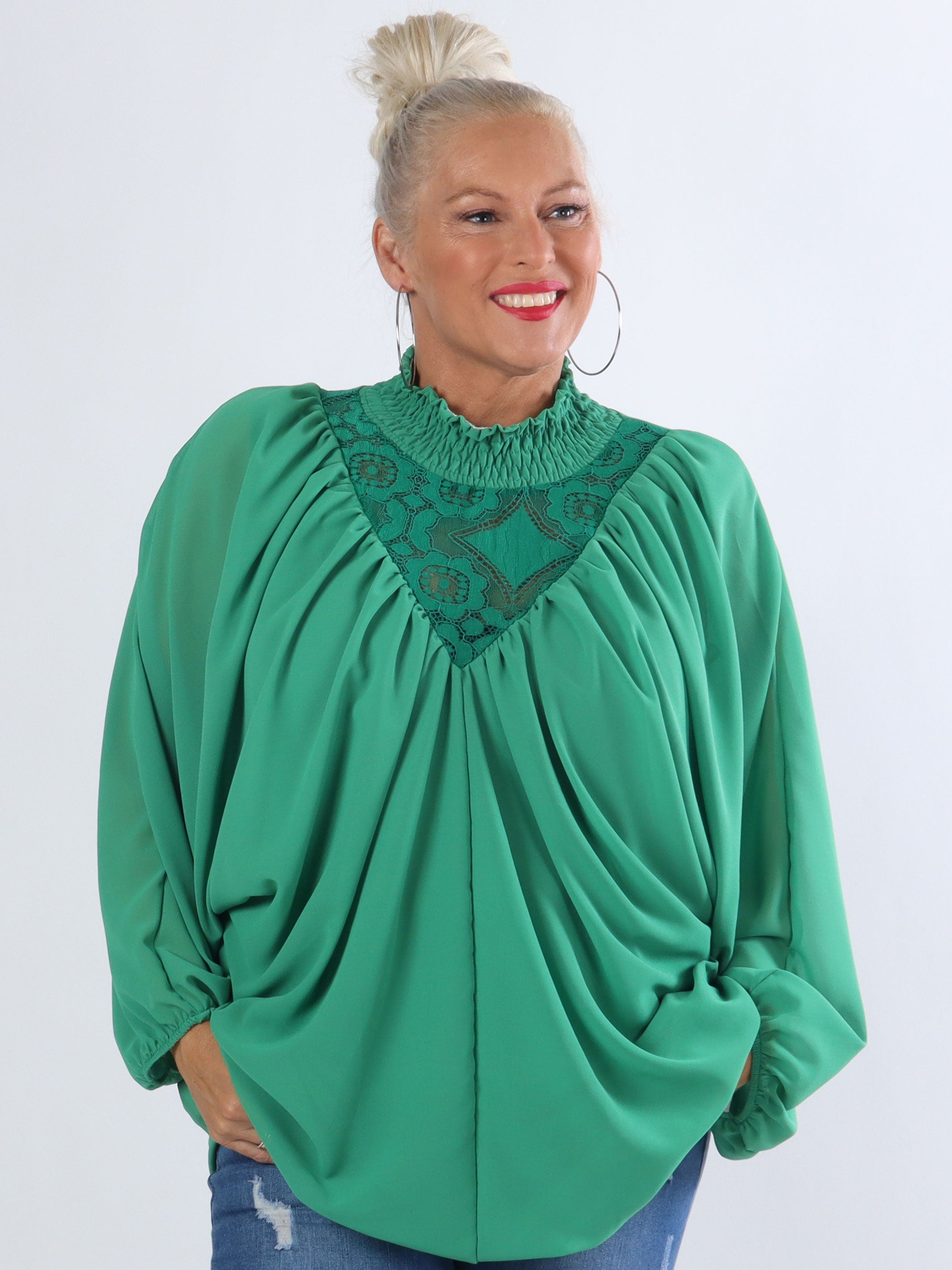 Edina - Fin plus size blus med vida ärmar - Green