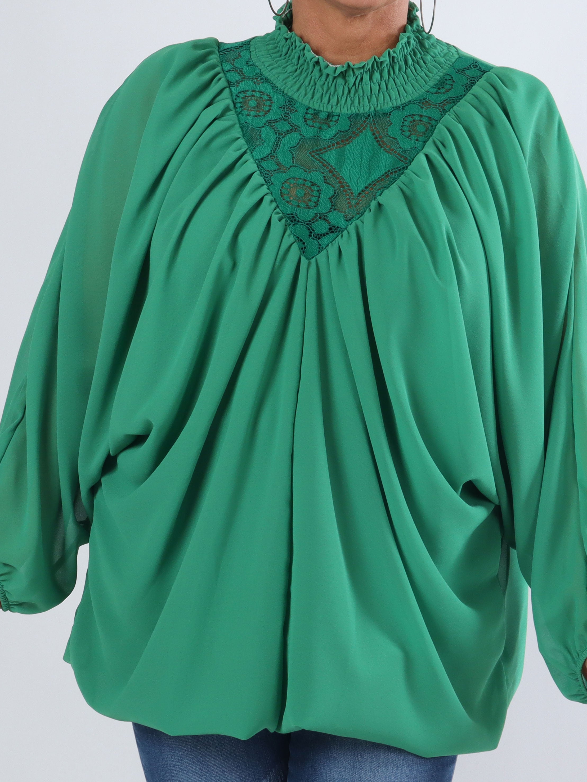 Edina - Fin plus size blus med vida ärmar - White