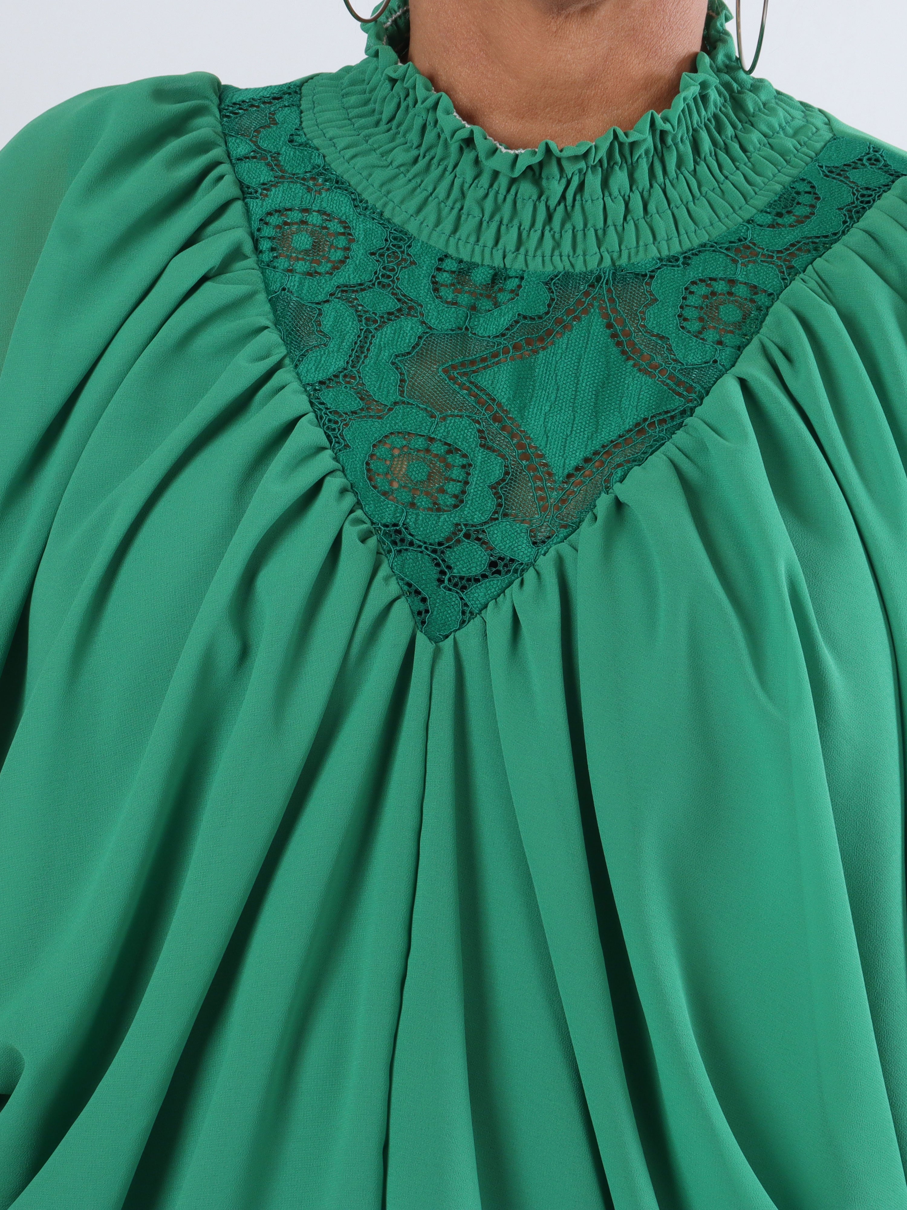 Edina - Fin plus size blus med vida ärmar