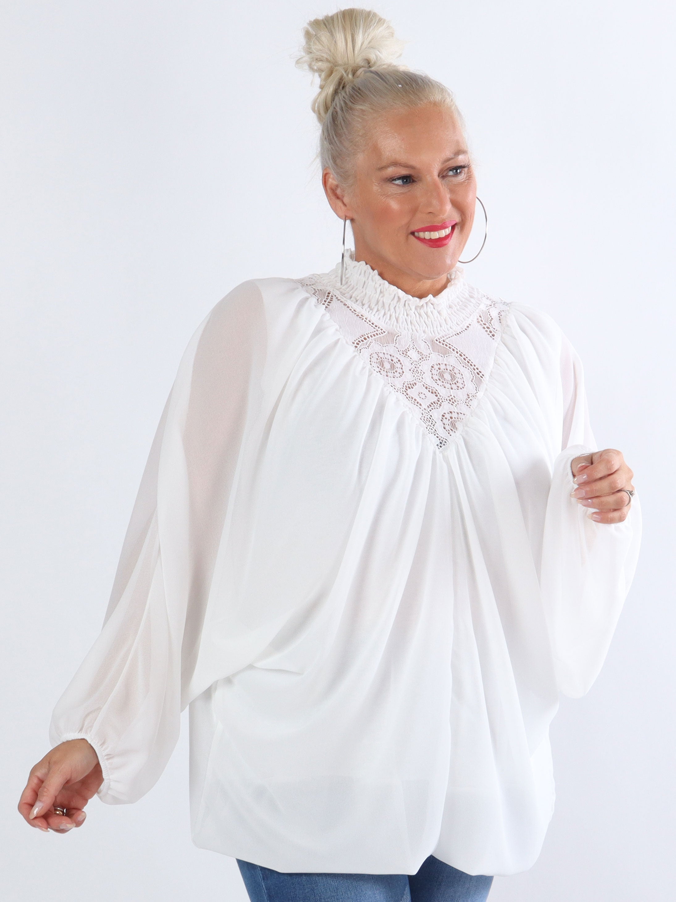 Edina - Fin plus size blus med vida ärmar