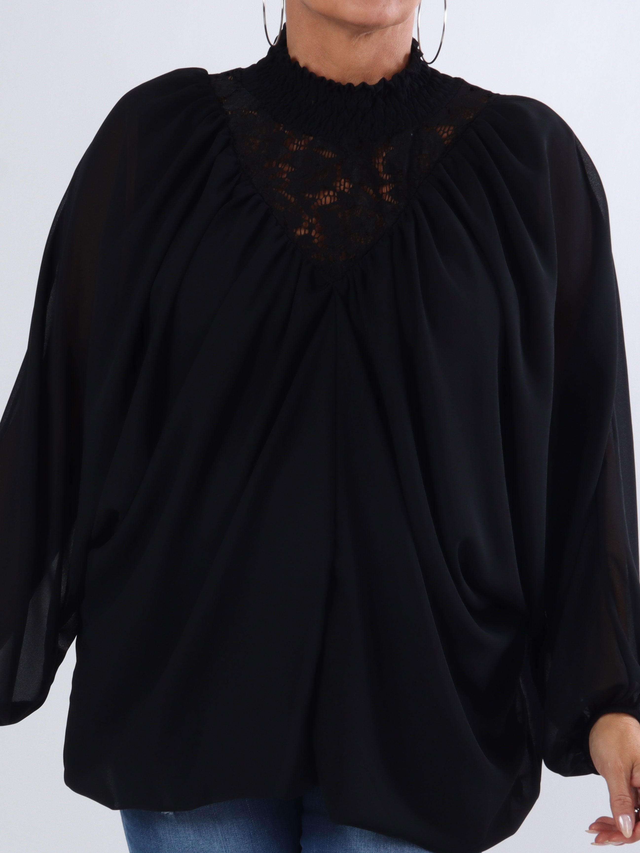 Edina - Fin plus size blus med vida ärmar