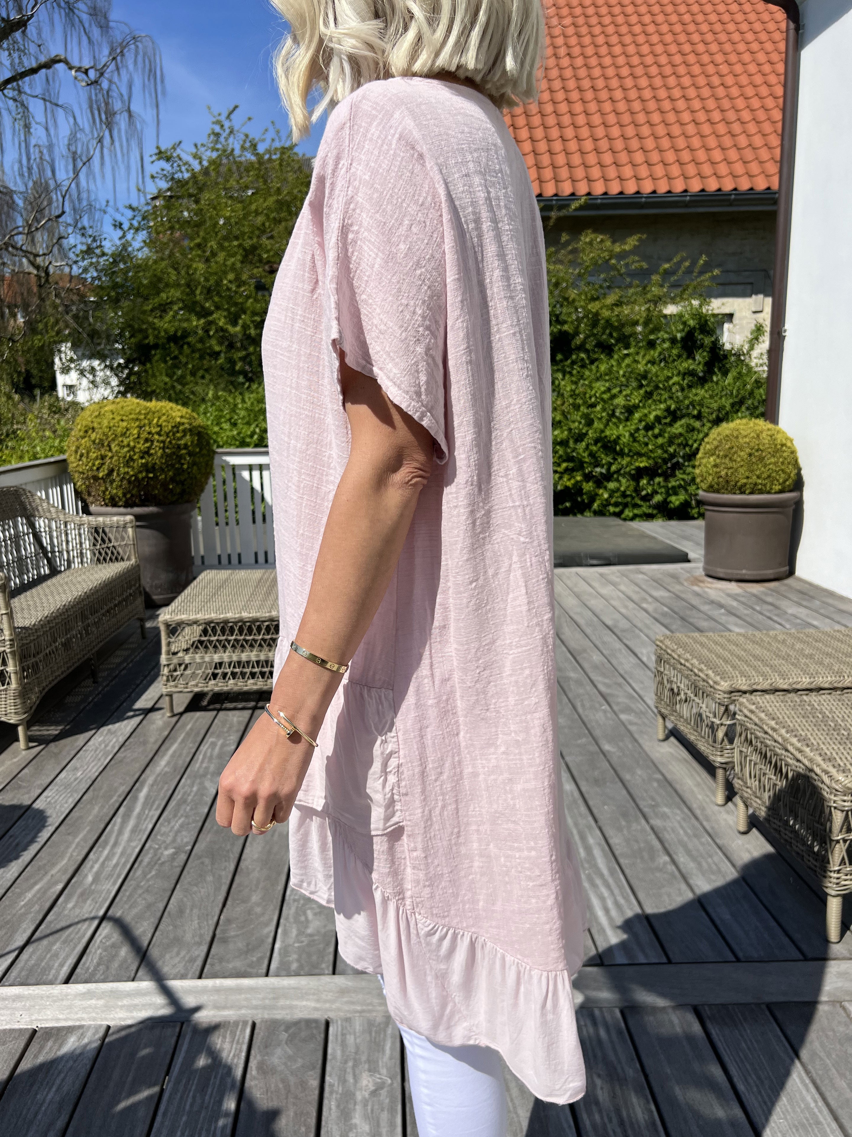 Elba - Tunika med förskjuten längd och volanger