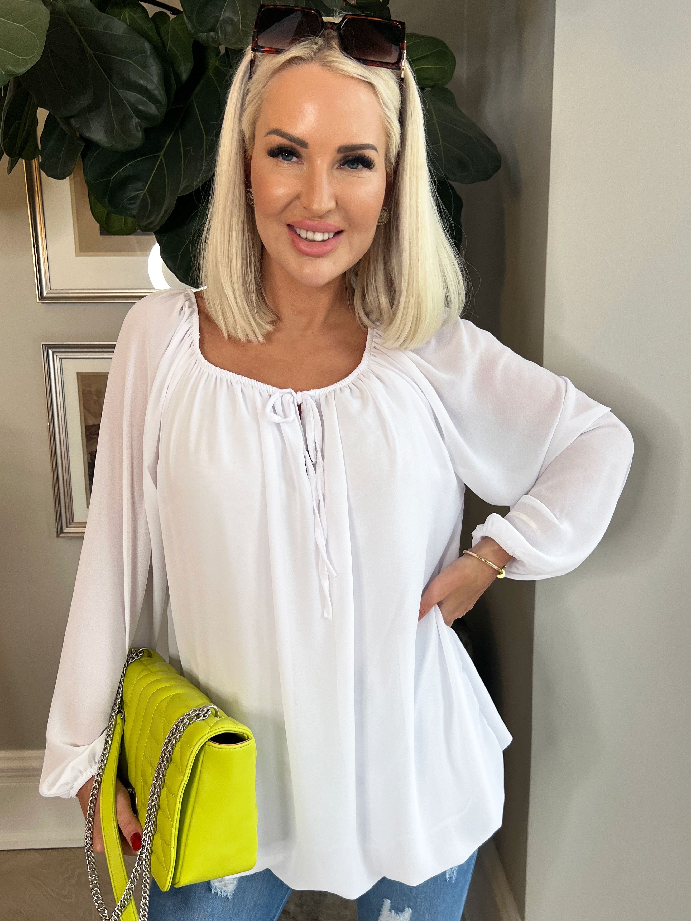 Ellen - Enkel tunika med elastisk halsringning - Black