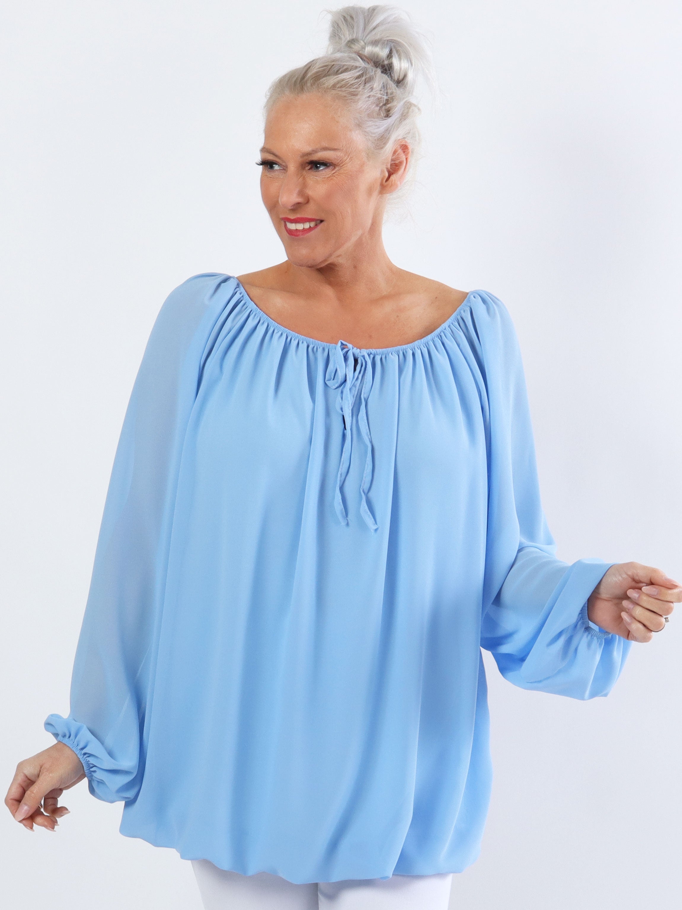 Ellen - Enkel plus size tunika med elastisk halsringning