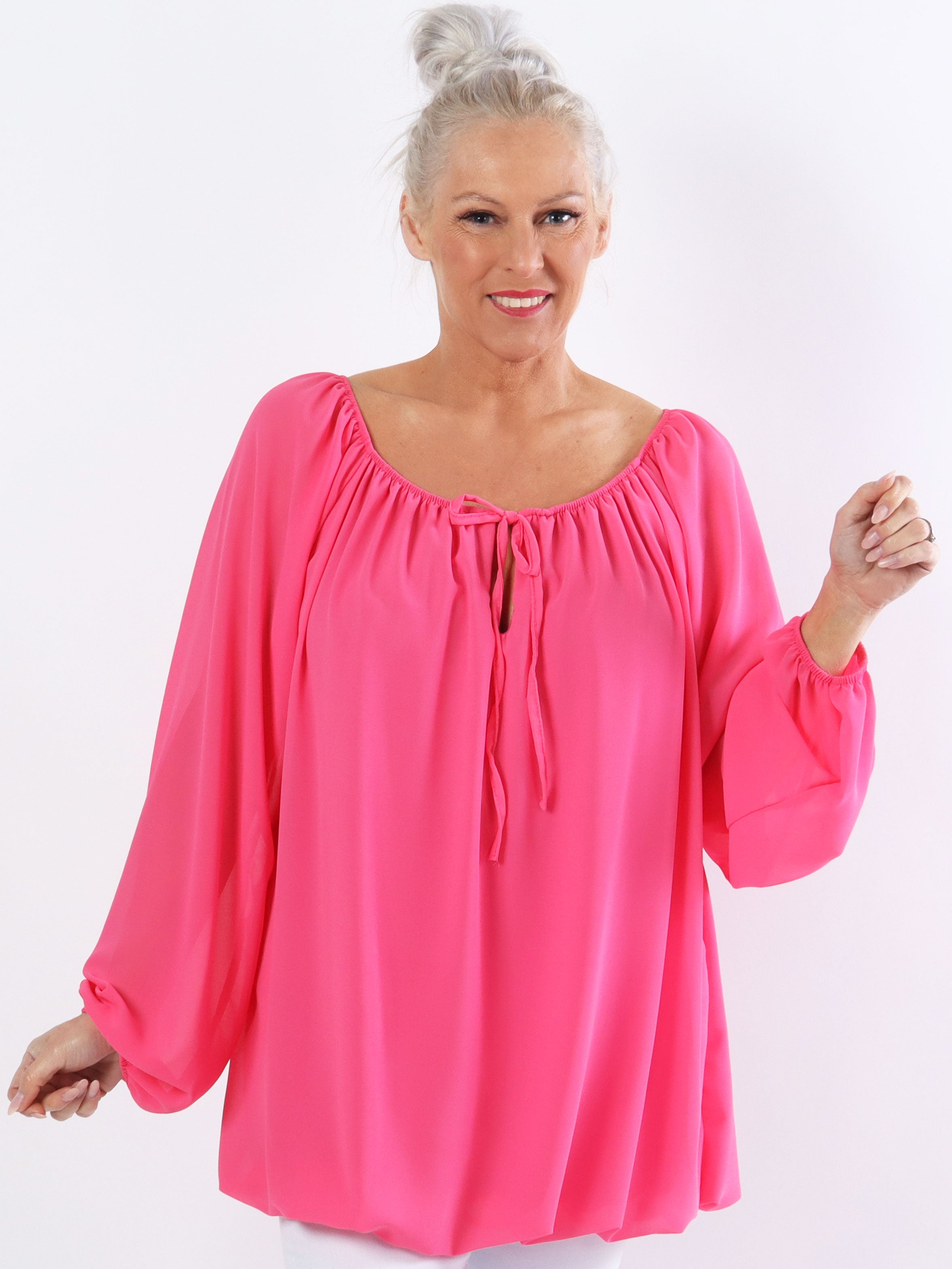 Ellen - Enkel plus size tunika med elastisk halsringning