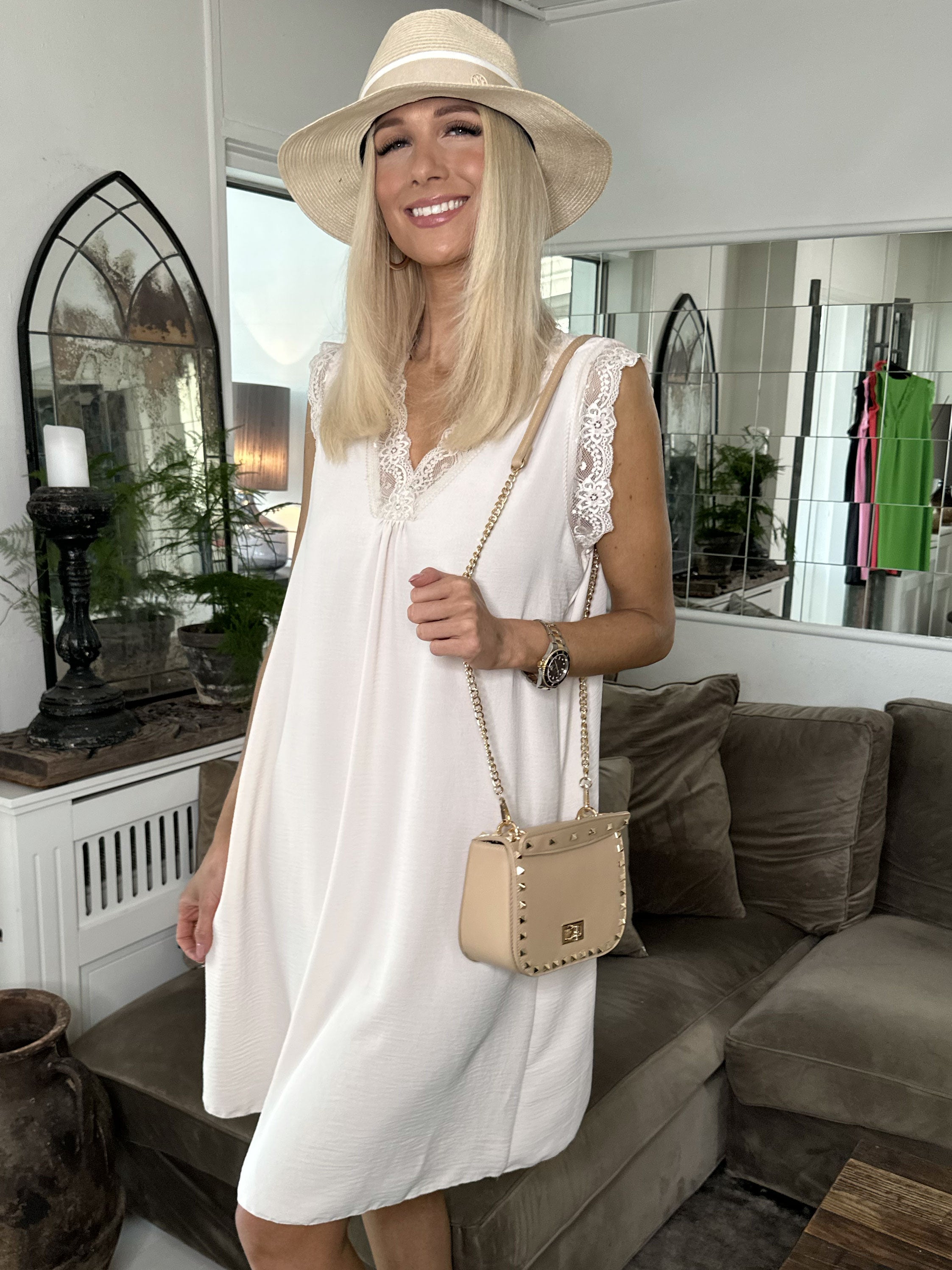 Elly - Söt sommarklänning med spets - Pink