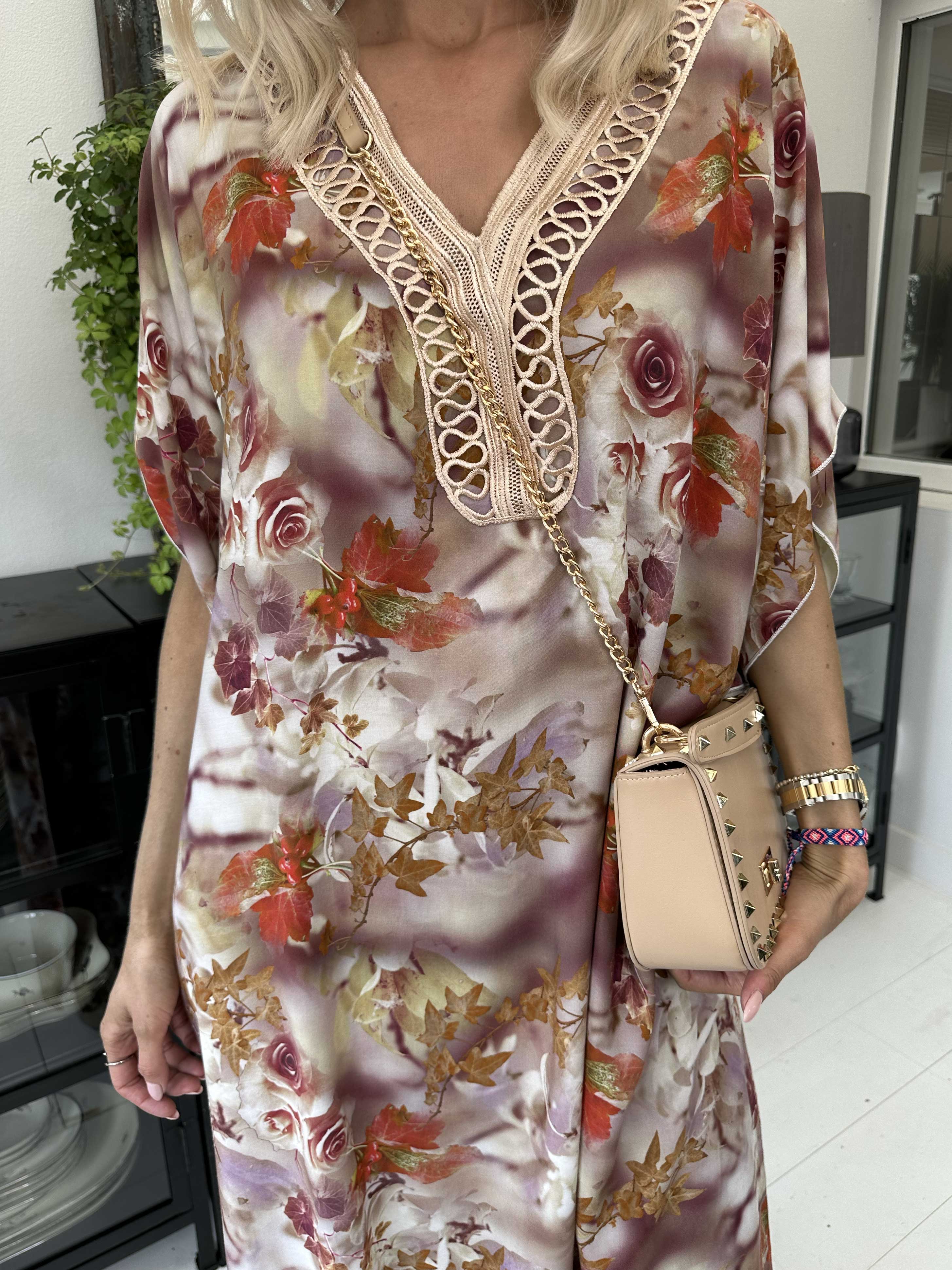 Emily - Söt lång tunikaklänning med fint blommönster - Blue