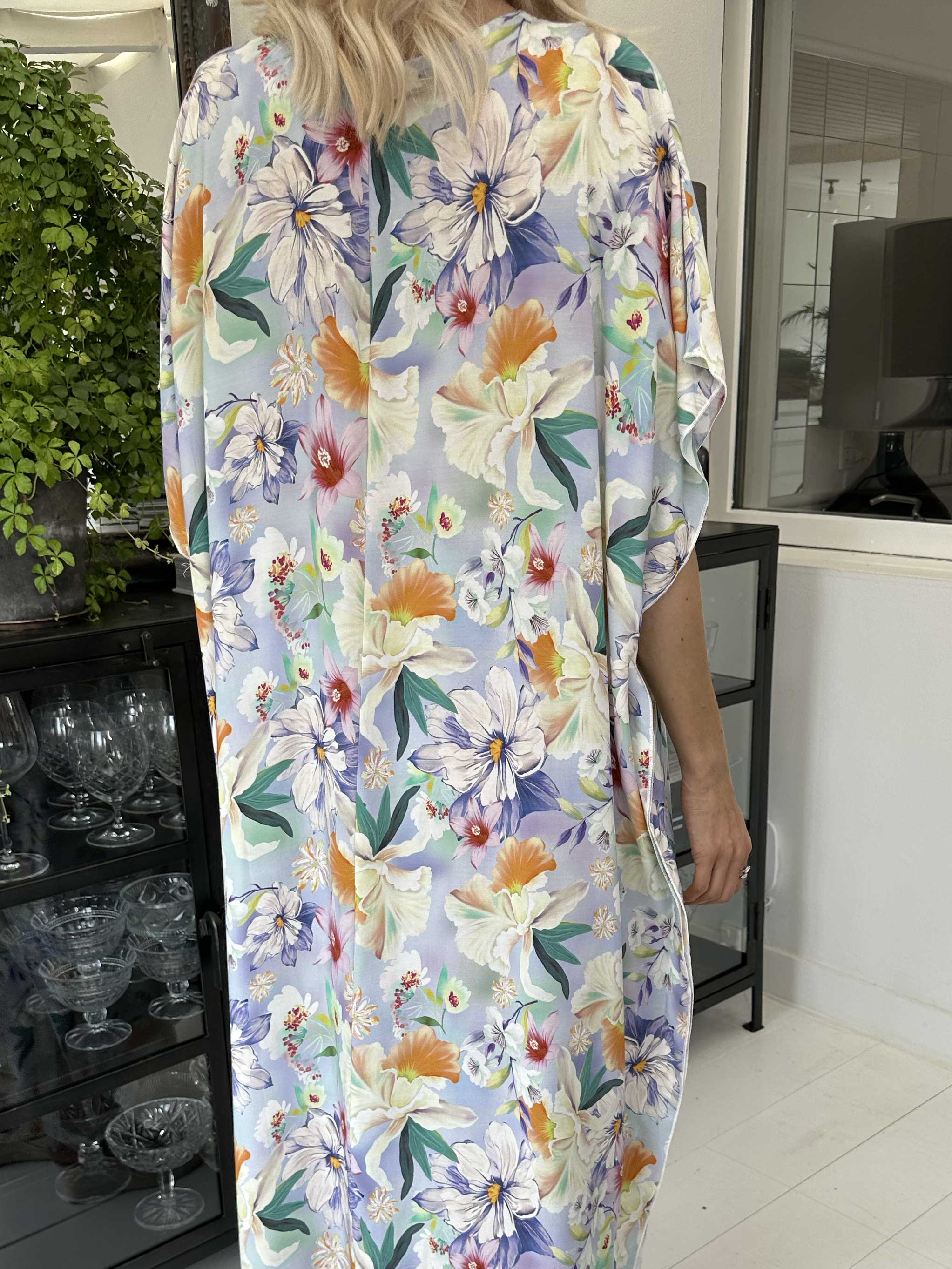 Emily - Söt lång tunikaklänning med fint blommönster