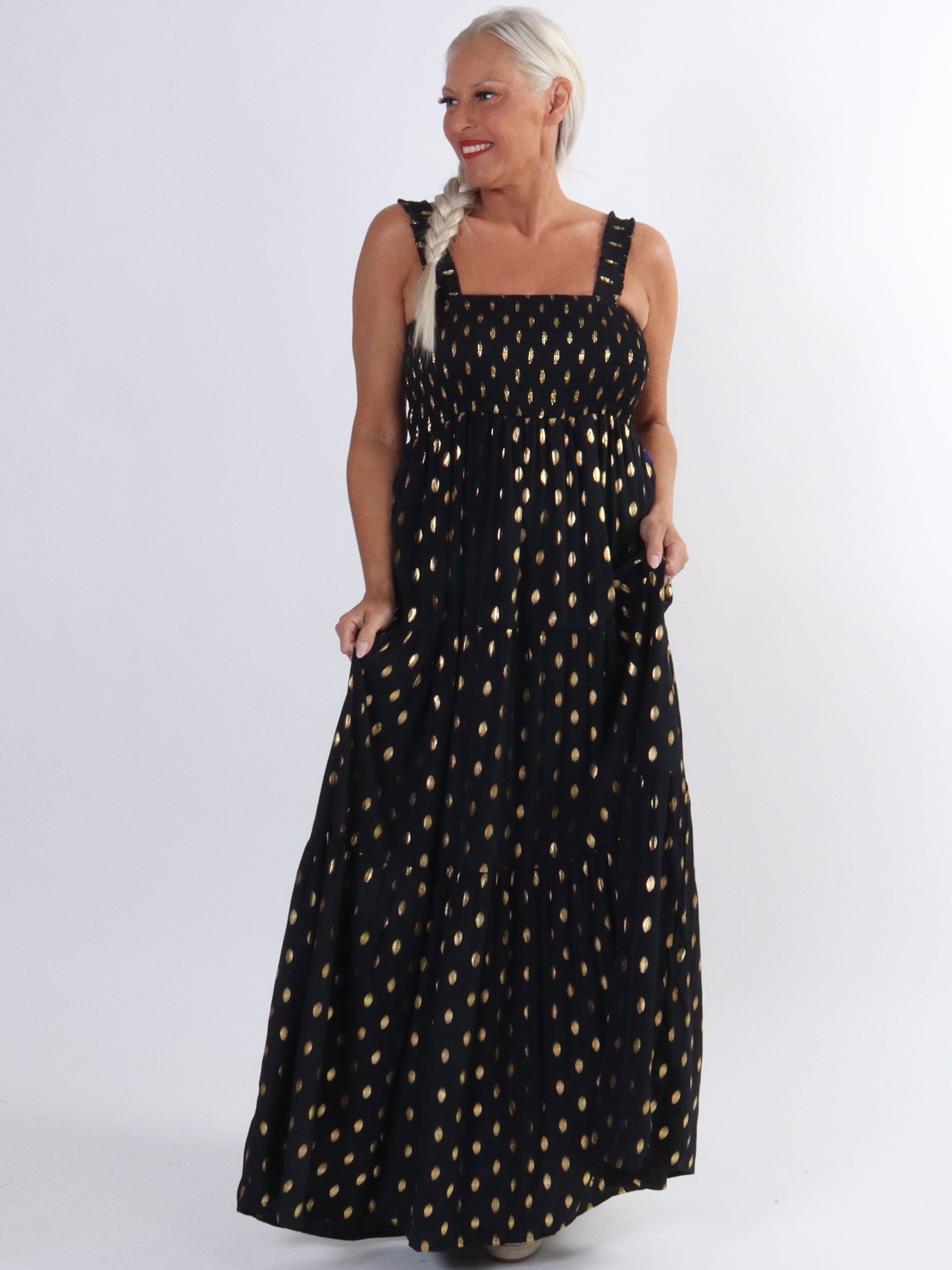 Emma - Lång klänning med smockad byst och gulddetaljer