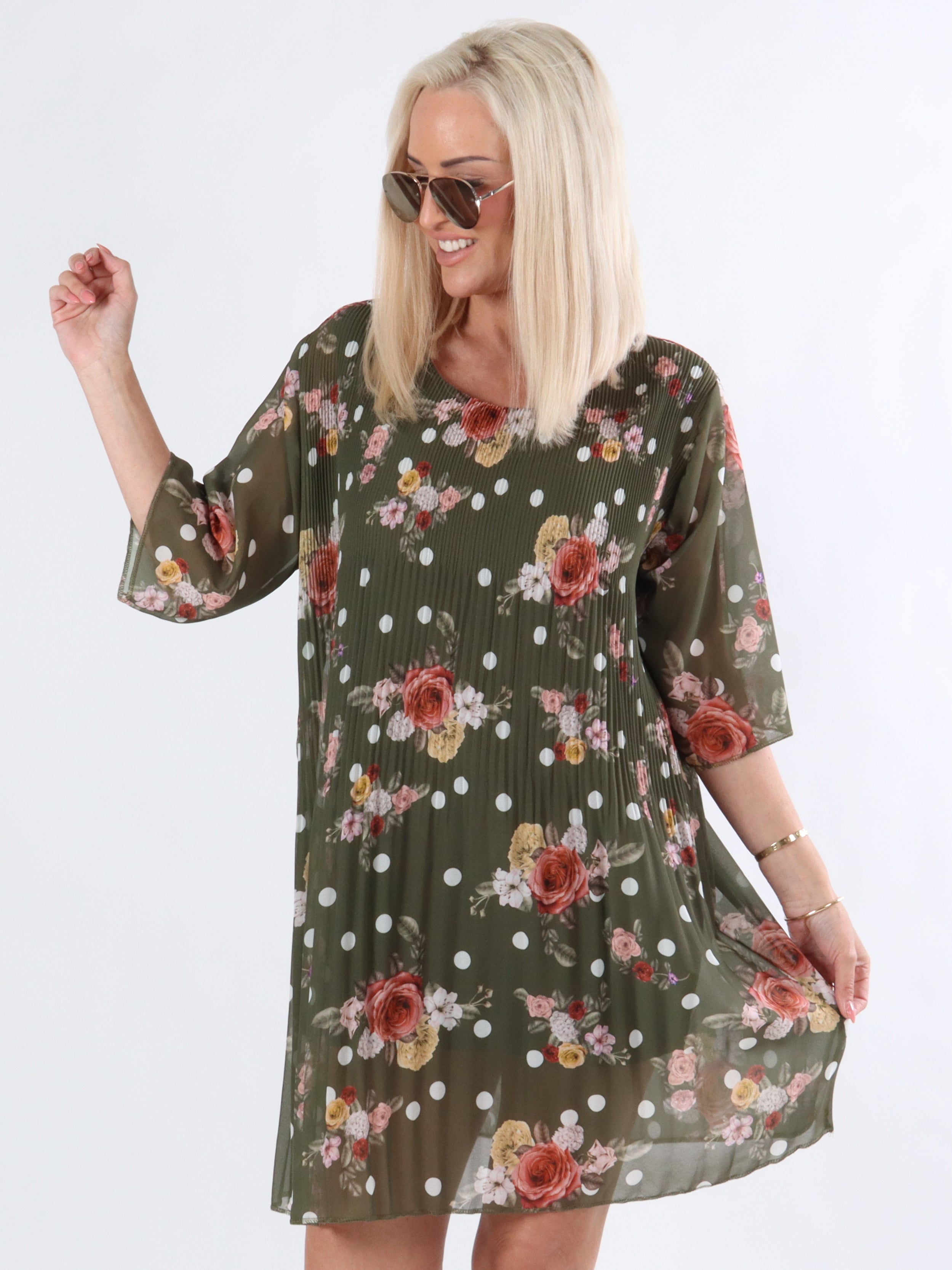 Emmy - Klänning i plisserad chiffong