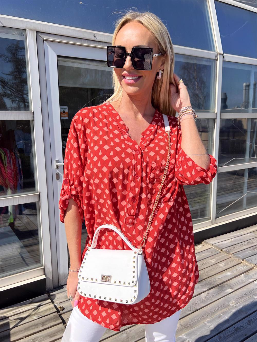 Esther - Skjorta med mönster och ficka på bröstet