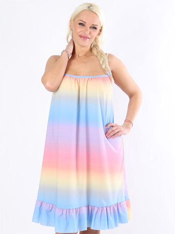 Fabiola Rainbow - Blå axelbandslös klänning med regnbågsfärger