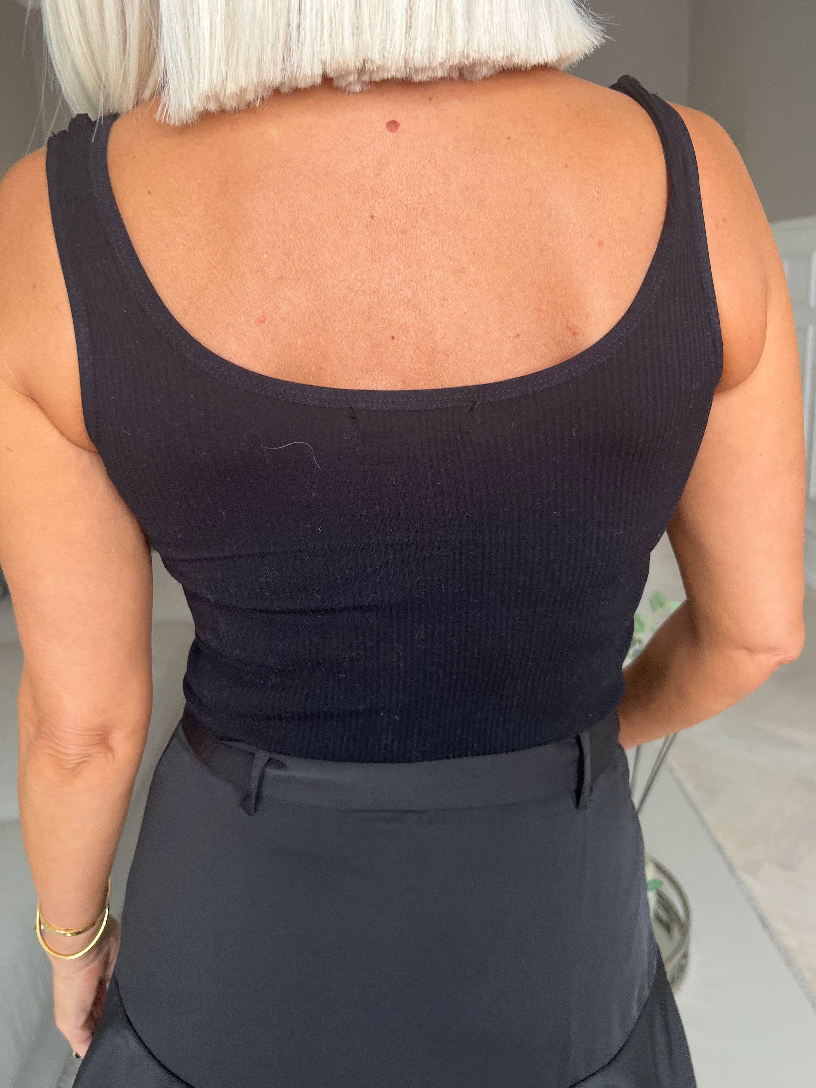 Falke - Söt bodystocking med ribbning