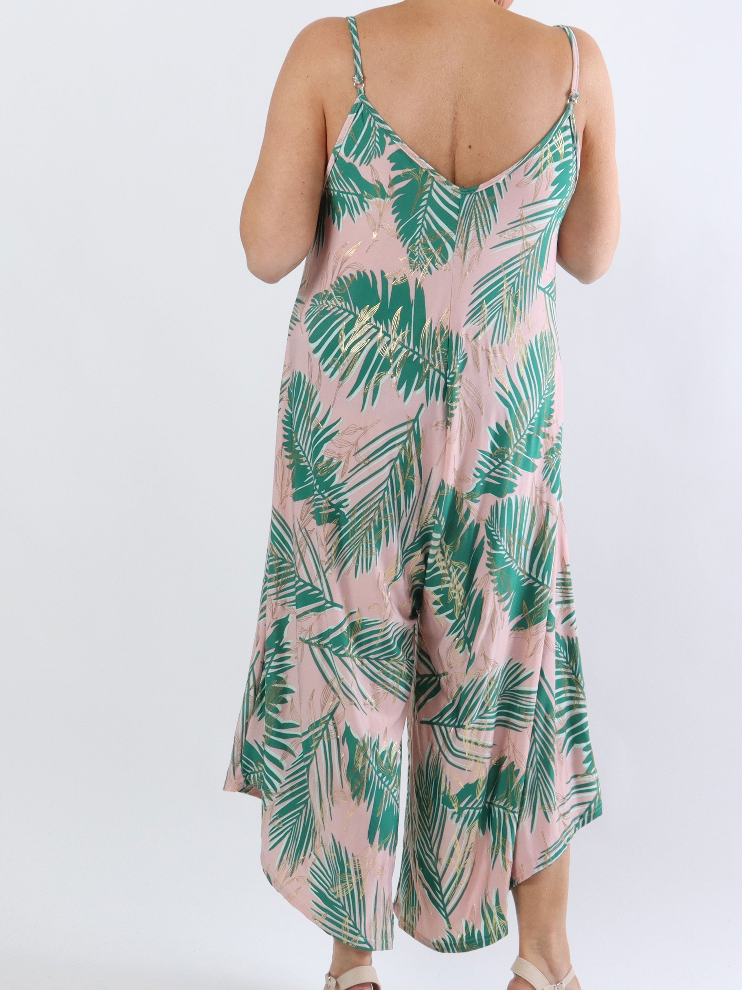 Felicia palm - Plus size byxdräkt med vida ben i stretchigt tyg