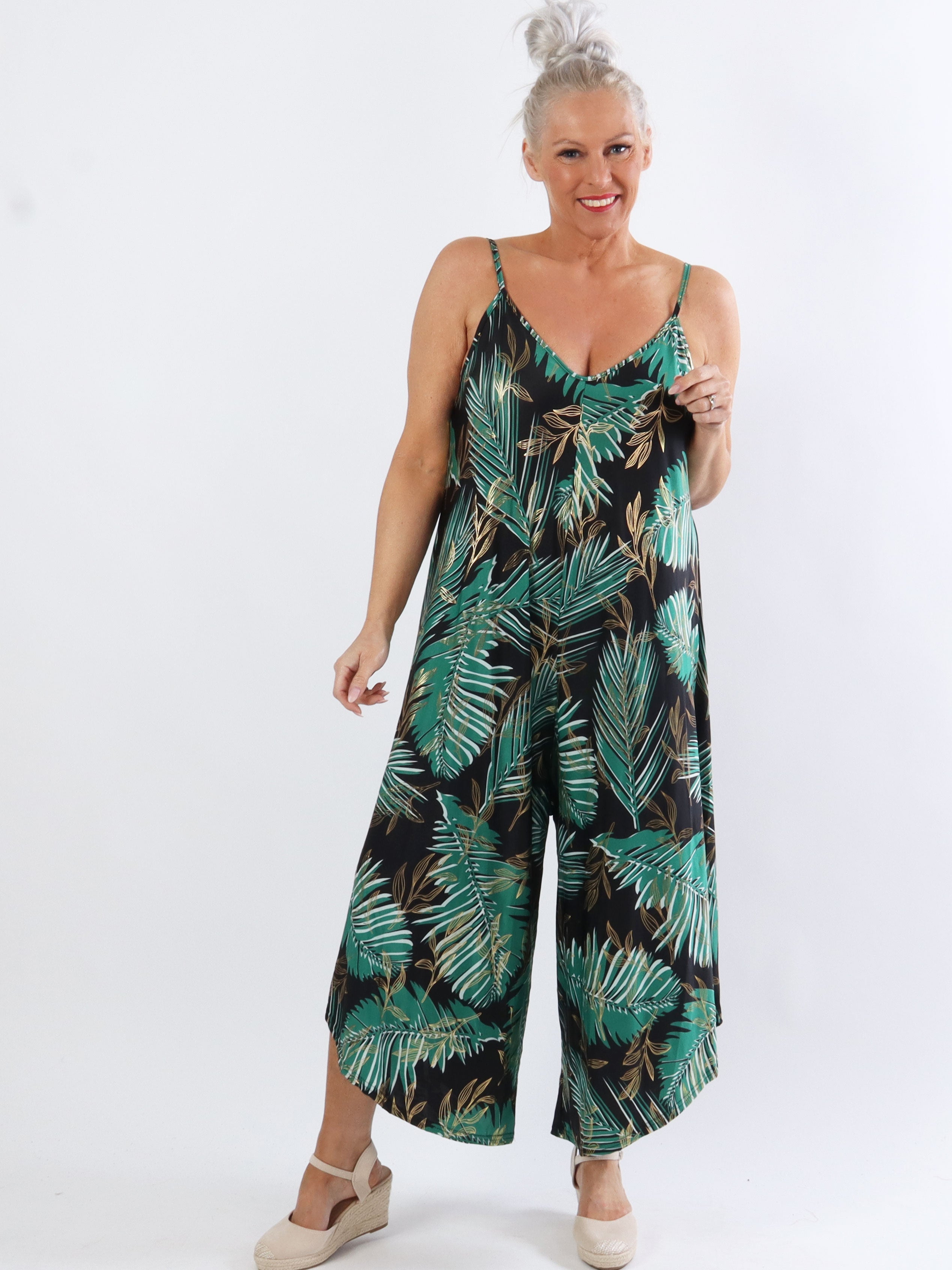 Felicia palm - Plus size byxdräkt med vida ben i stretchigt tyg