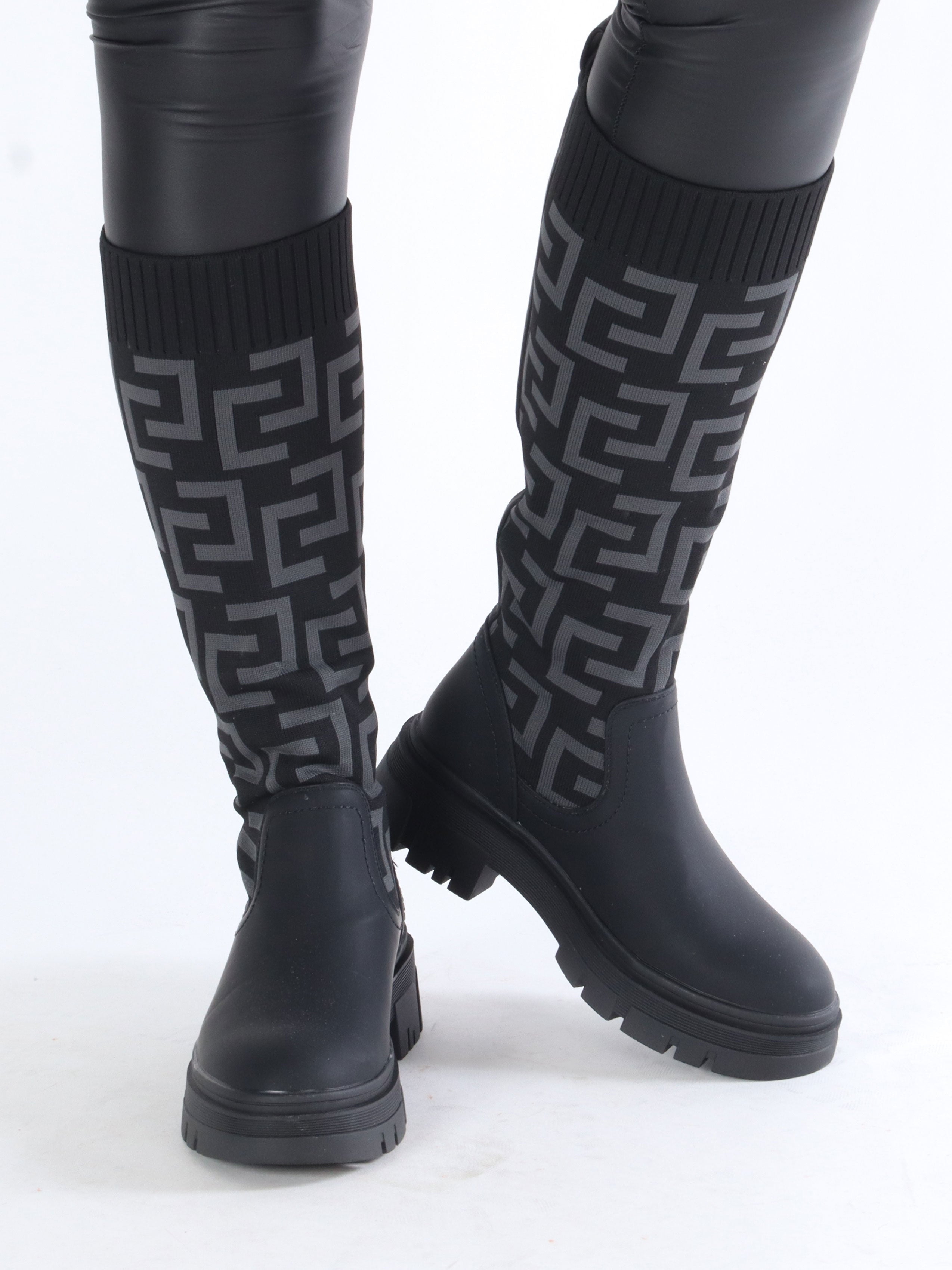 Felicia - Svarta stövlar med tygskaft