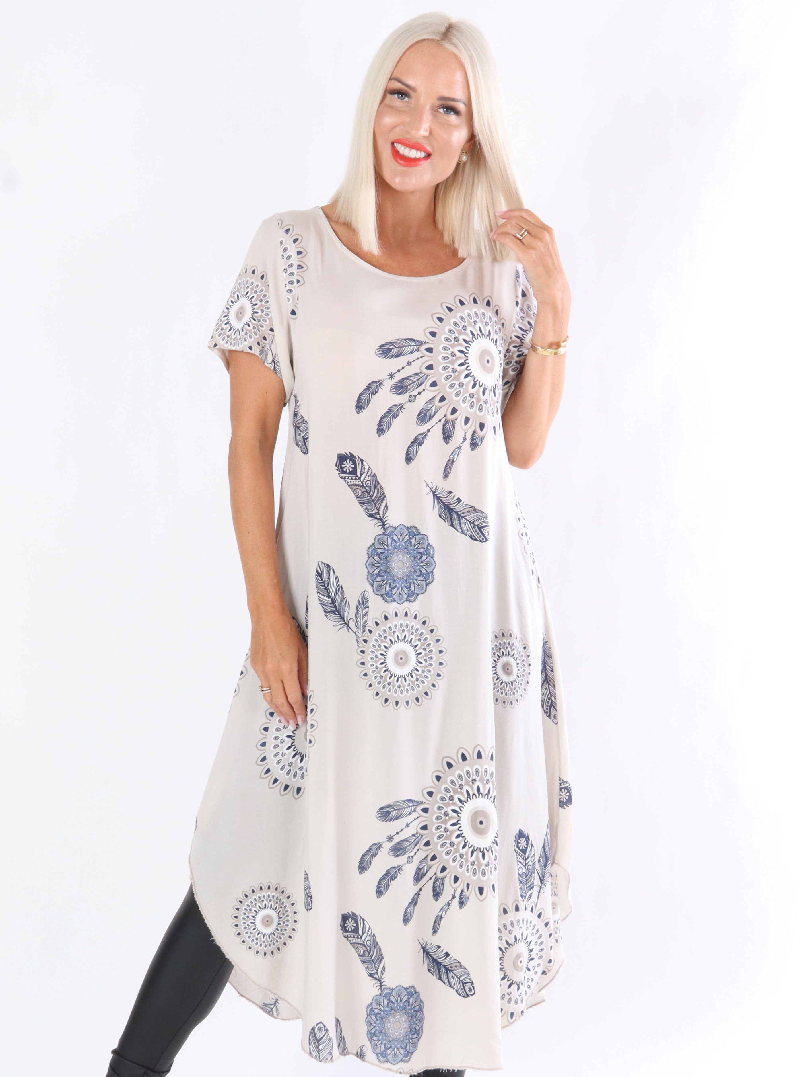 Felina - Klänning med fjädermotiv och mönster