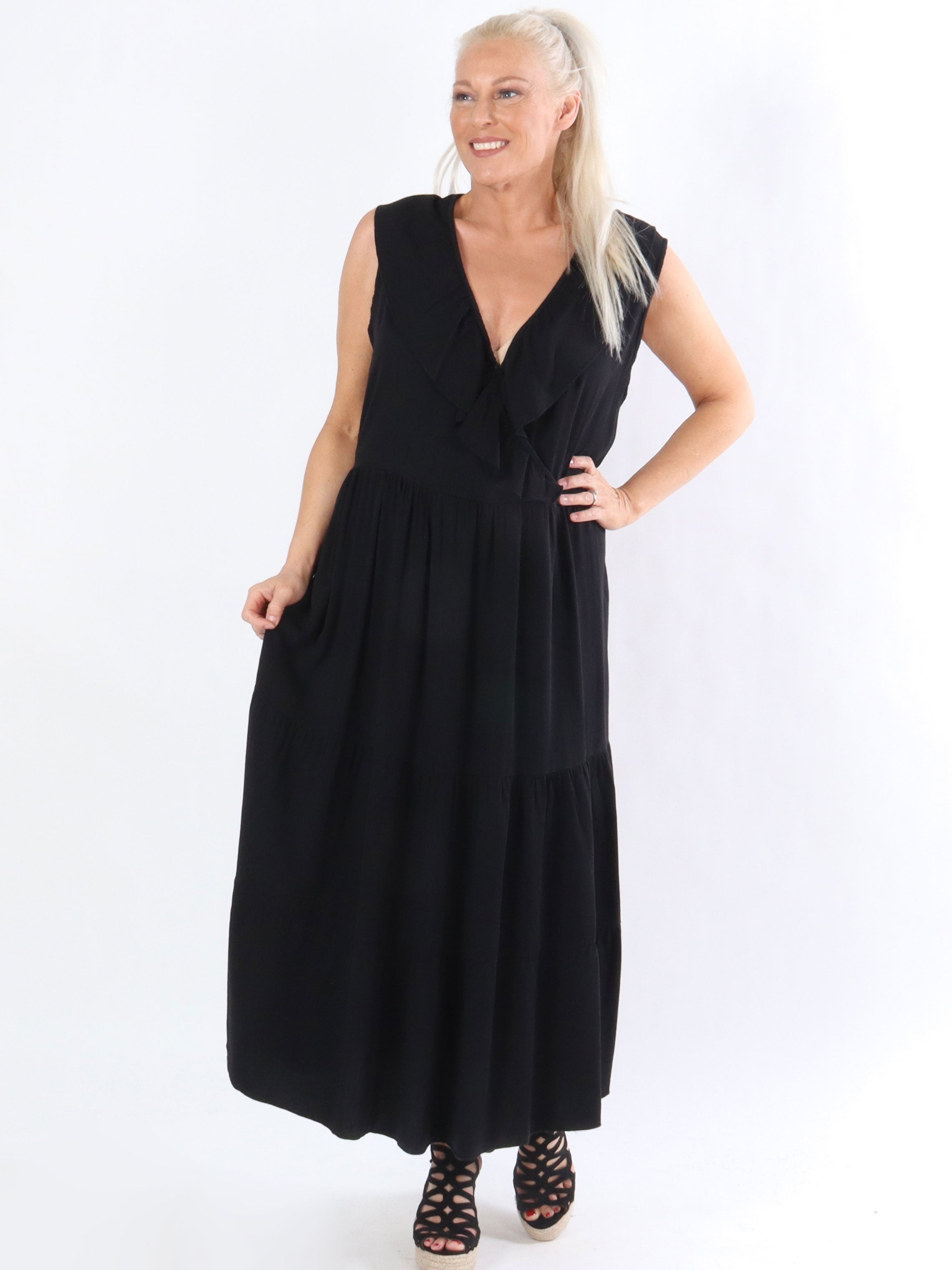 Fernanda - Klänning med volangkant i halsen