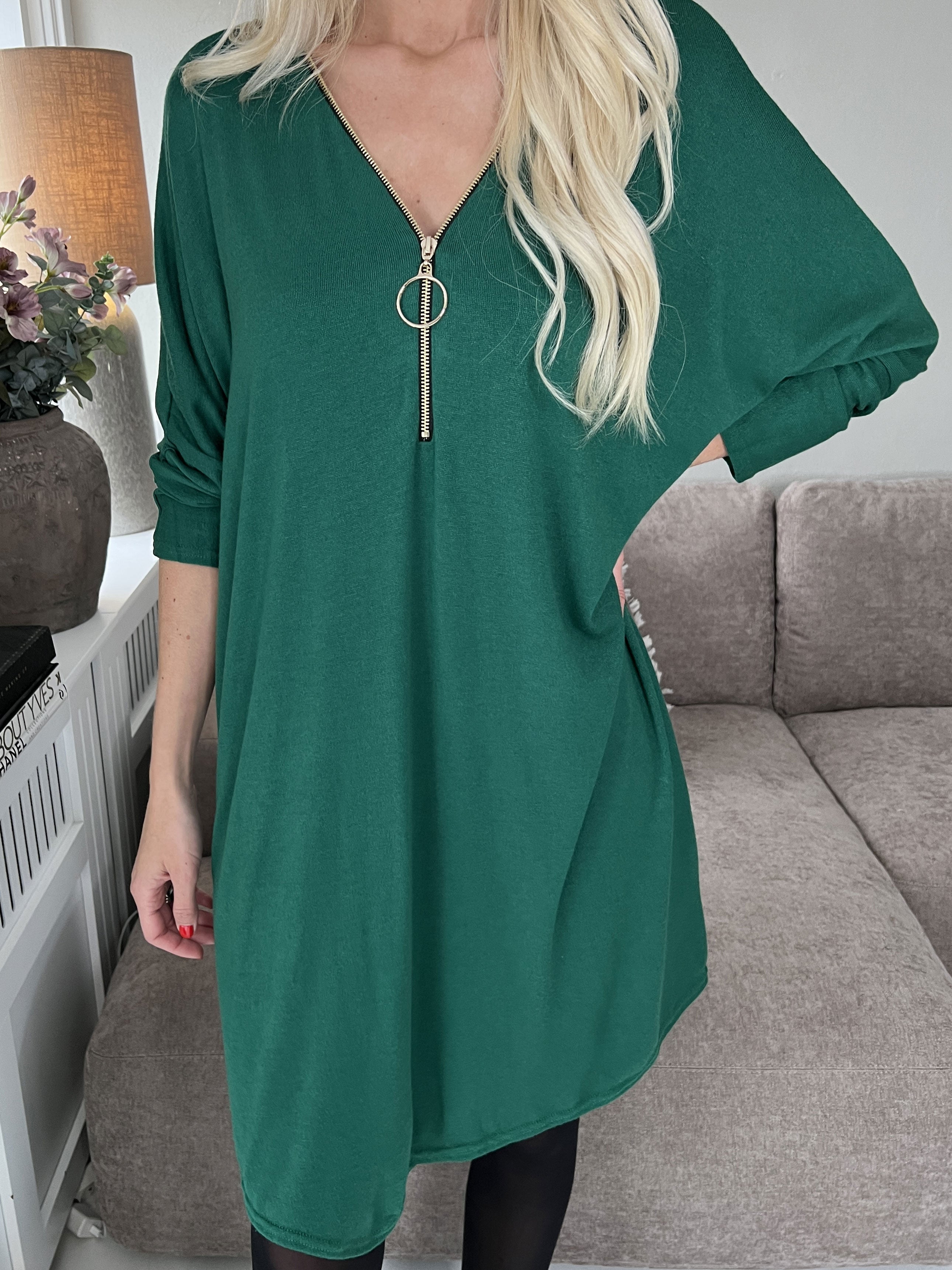 Filippa - Mjuk stickad klänning med dragkedja - Green