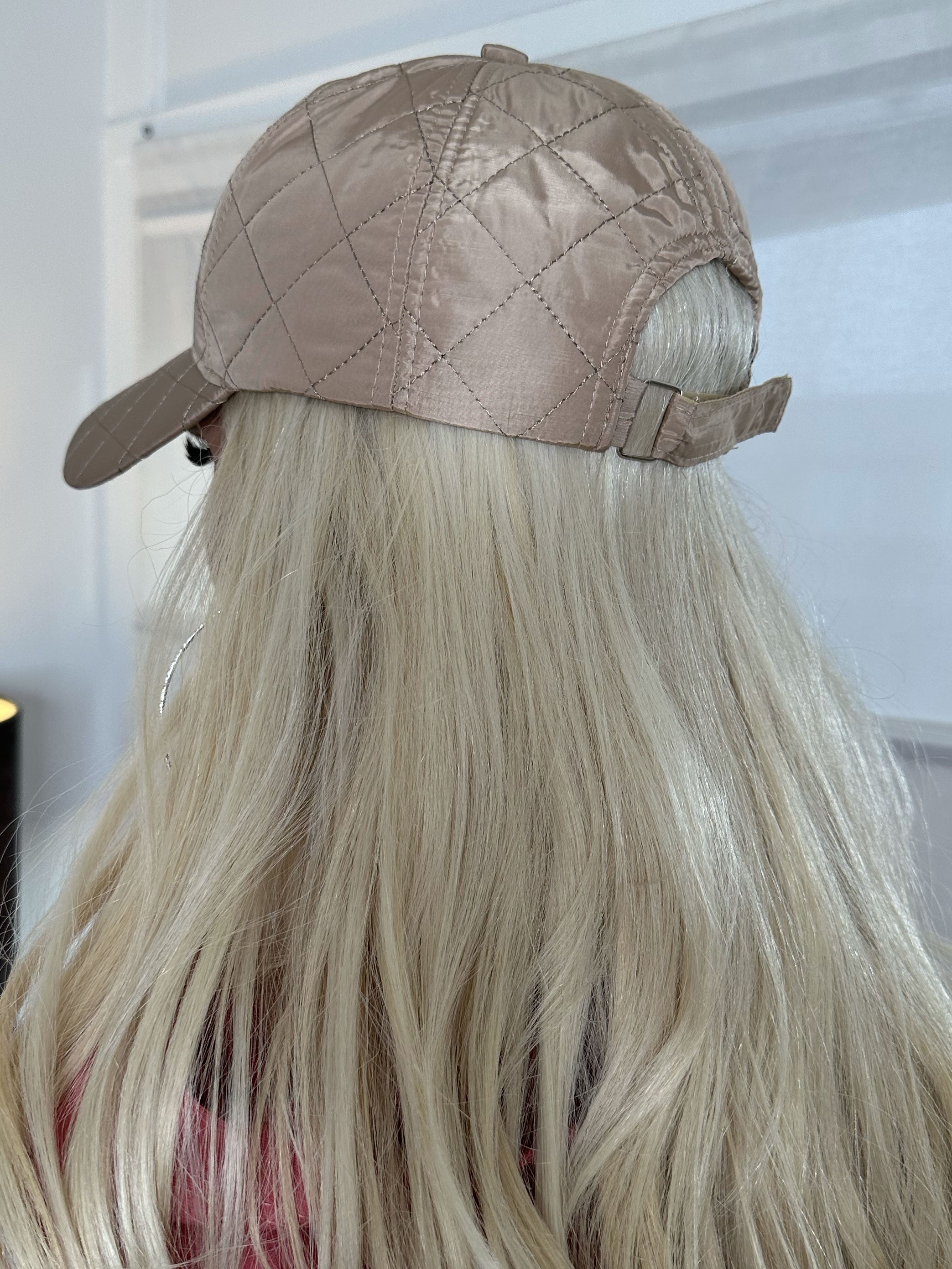 Fina - mössa med sömmar