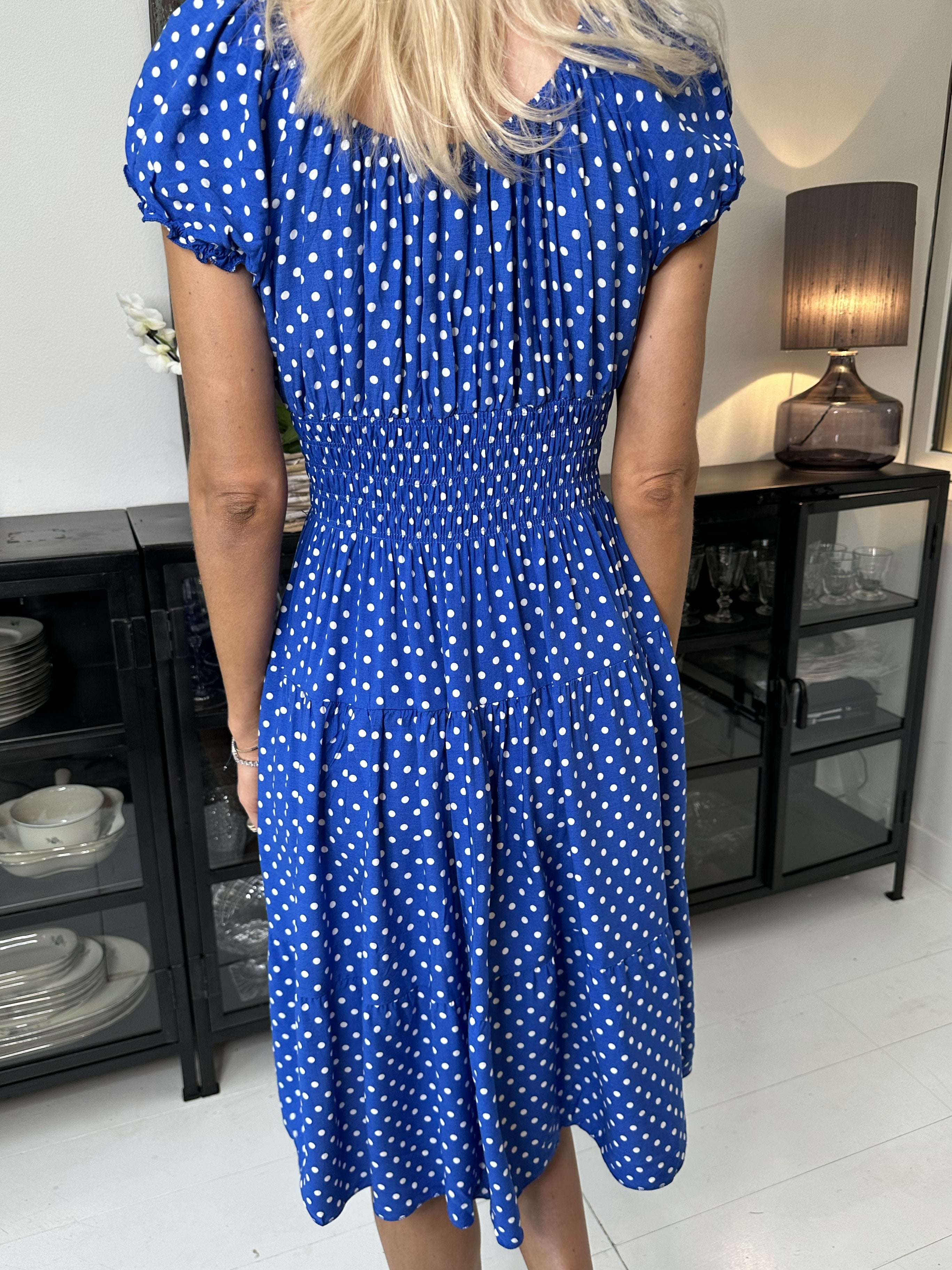 Finalia dot short - Söt klänning med prickar och elastisk midja - Navy