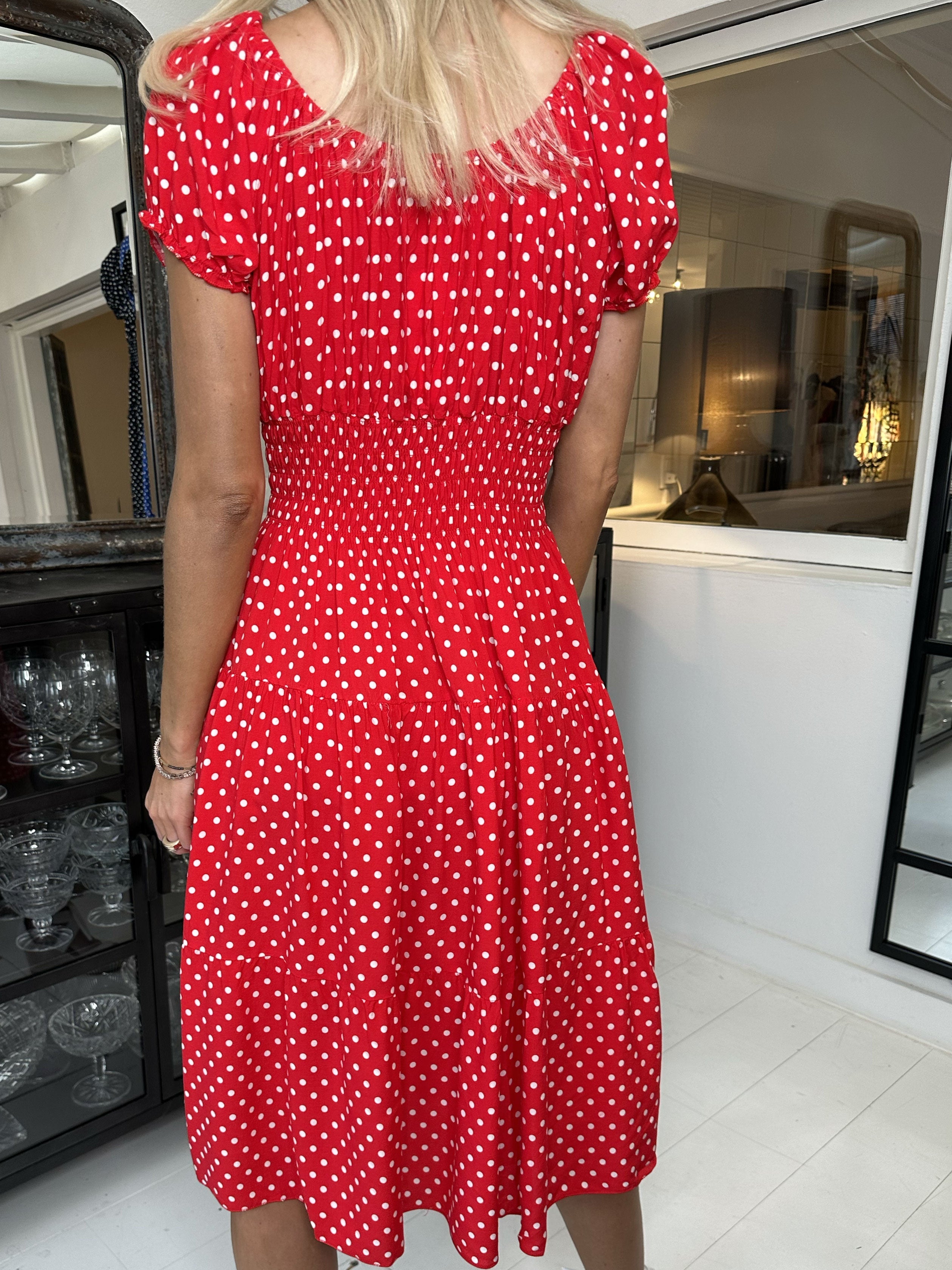 Finalia dot short - Söt klänning med prickar och elastisk midja