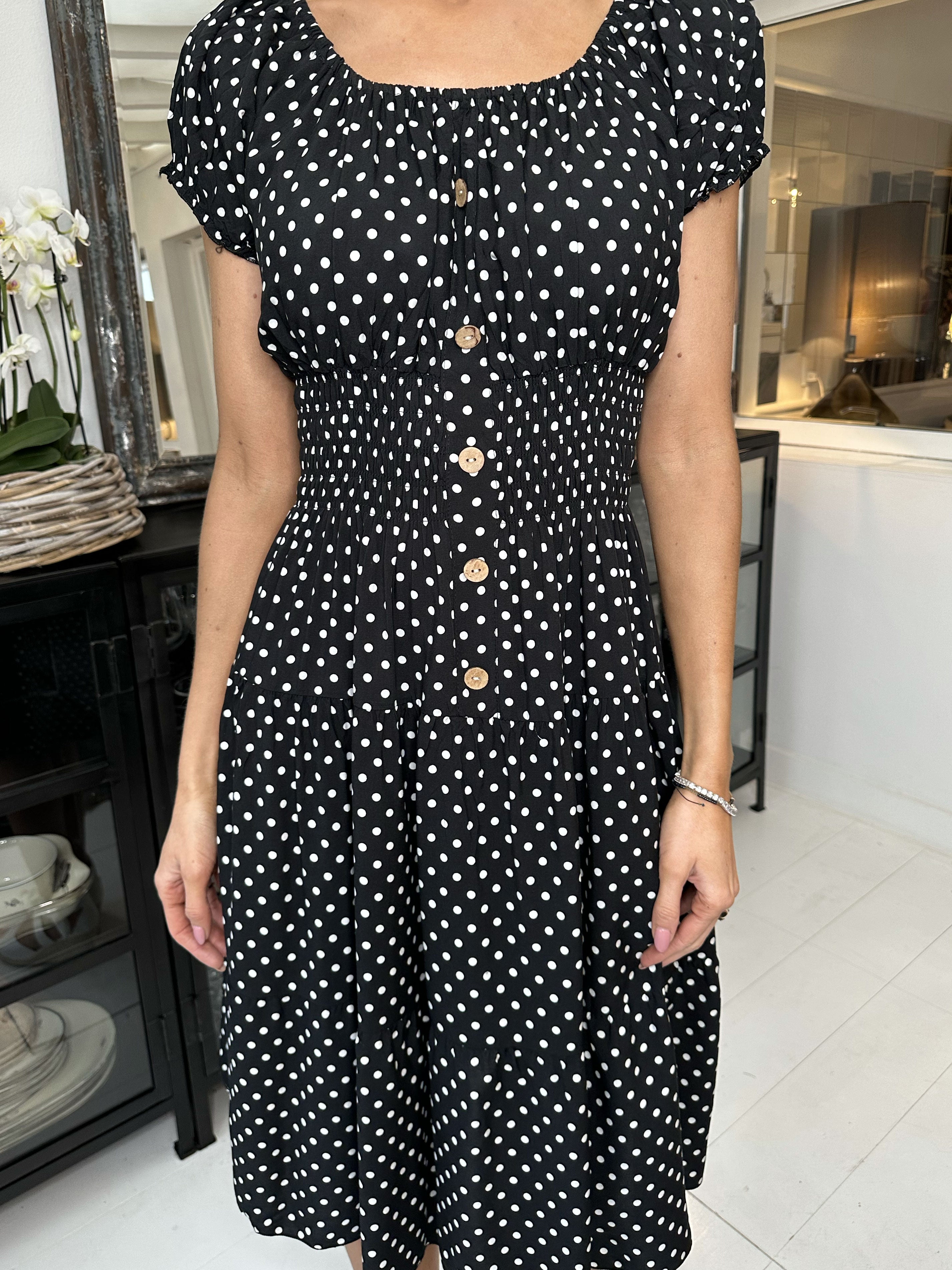 Finalia dot short - Söt klänning med prickar och elastisk midja