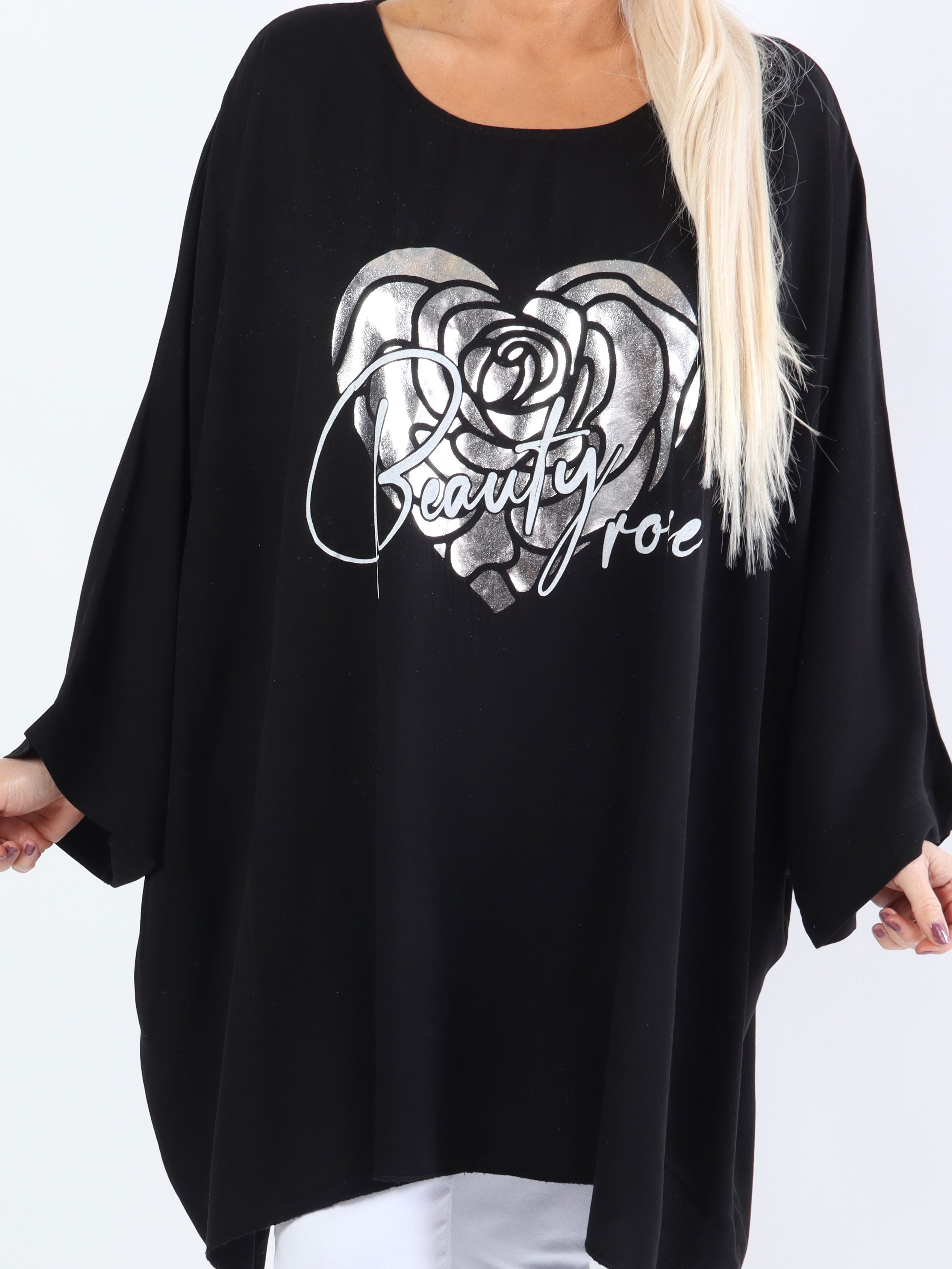 Flavia - Plus size t-shirt med silvertryck och fladdermusärmar