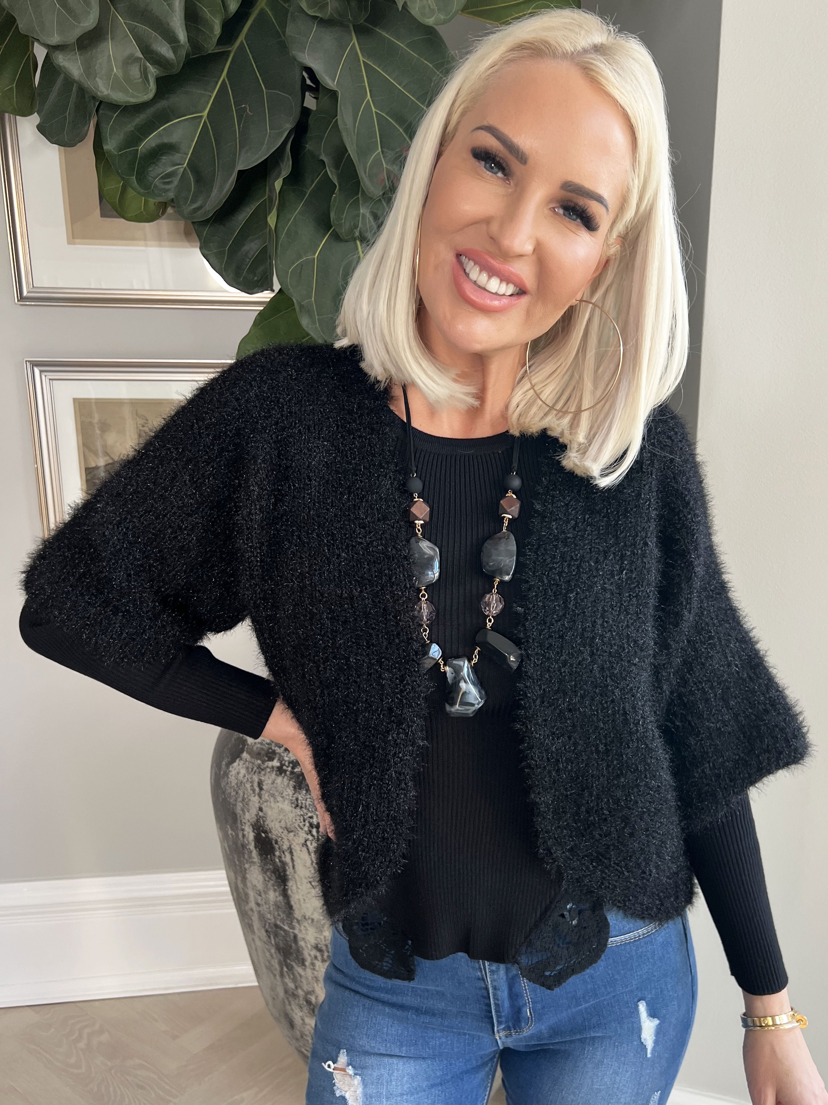 Franca - Söt fluffig bolero i stickat material - Black